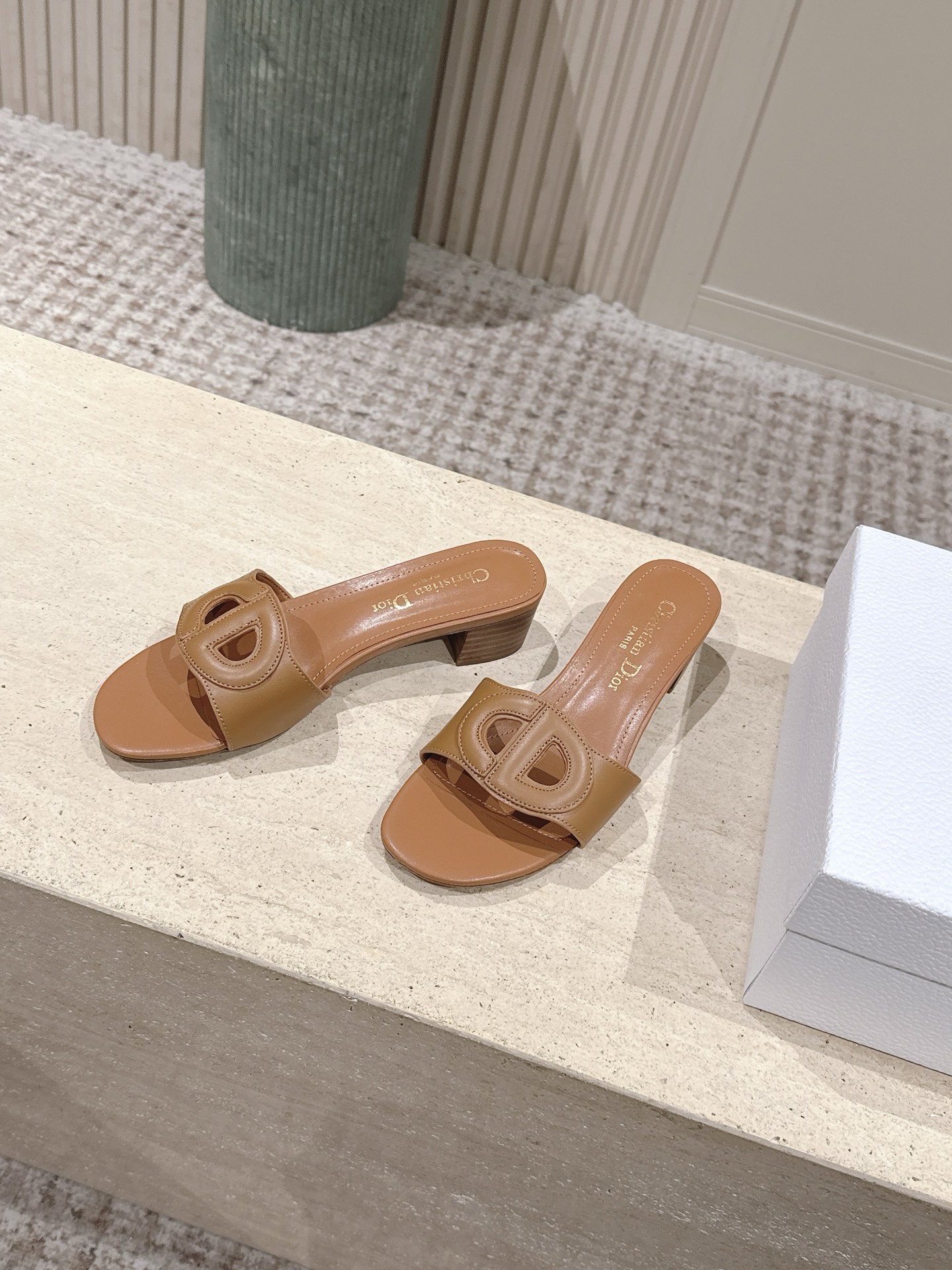 Dior Style Leather Women's Shoes style reference detail image 3 from source 785096