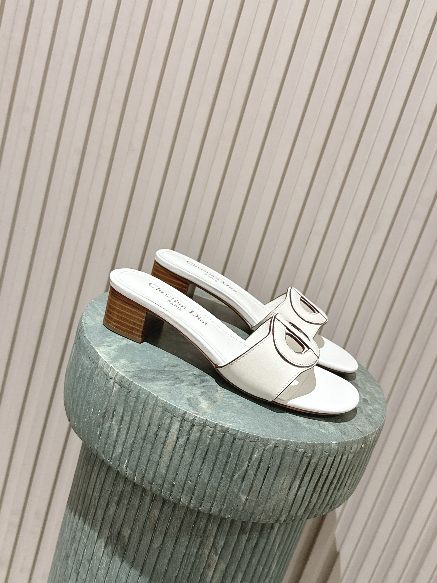 Dior Style Leather Women's Shoes style reference detail image 1 from source 785097