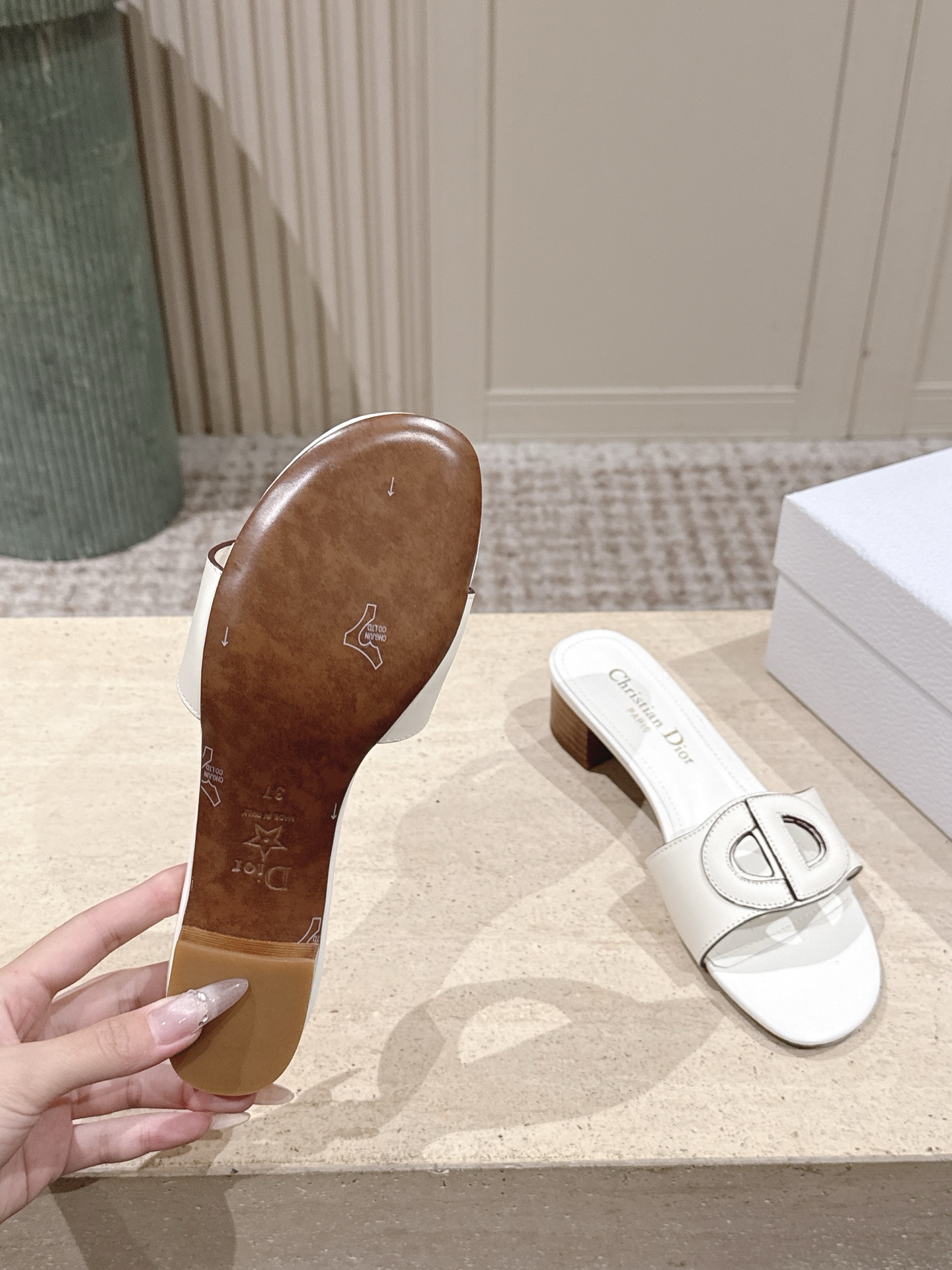 Dior Style Leather Women's Shoes style reference detail image 9 from source 785097