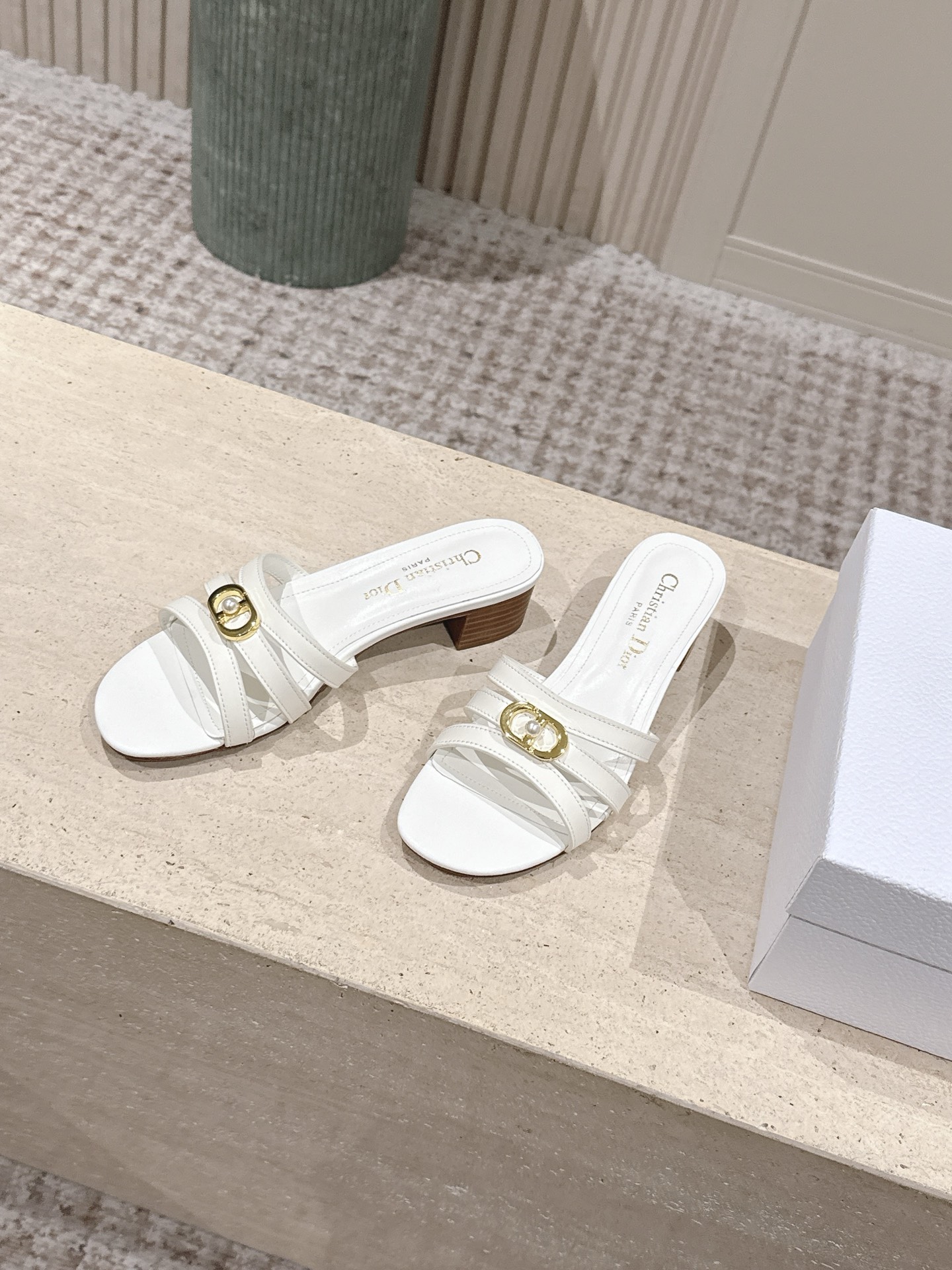 Dior Style Leather Women's Shoes style reference detail image 3 from source 785098