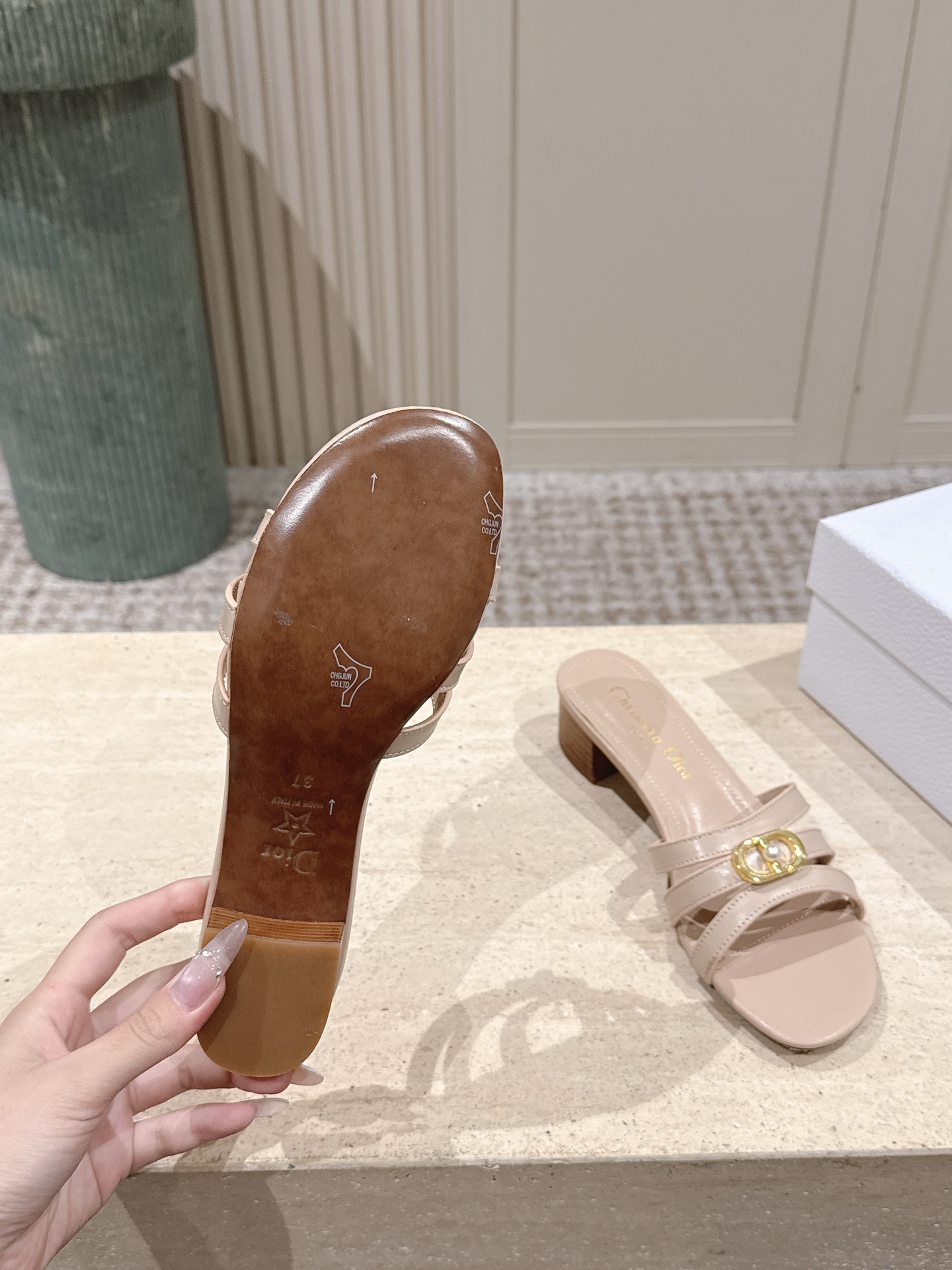 Dior Style Leather Women's Shoes style reference detail image 9 from source 785099