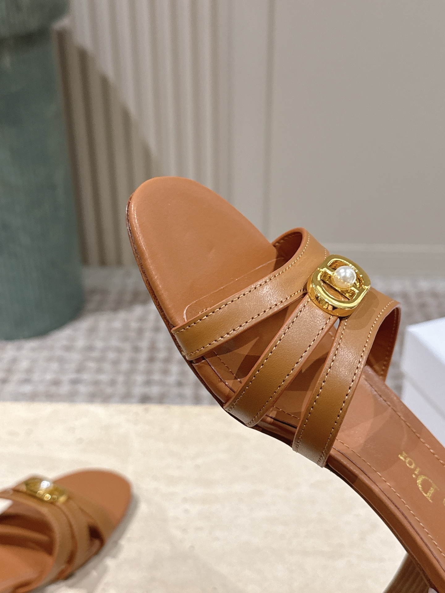 Dior Style Leather Women's Shoes style reference detail image 8 from source 785100
