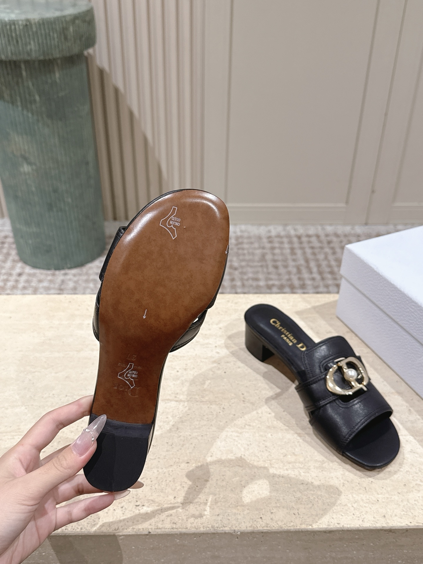 Dior Style Leather Women's Shoes style reference detail image 9 from source 785102