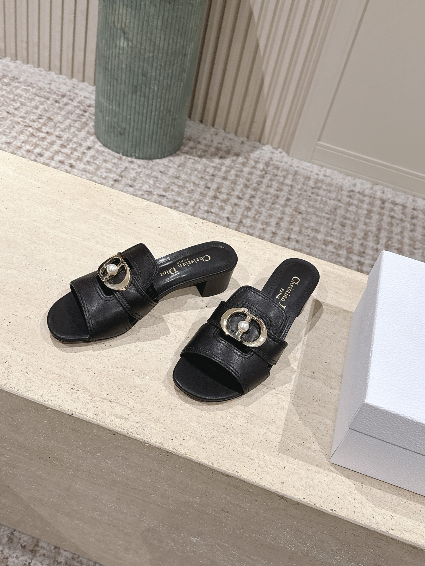 Dior Style Leather Women's Shoes style reference detail image 3 from source 785102