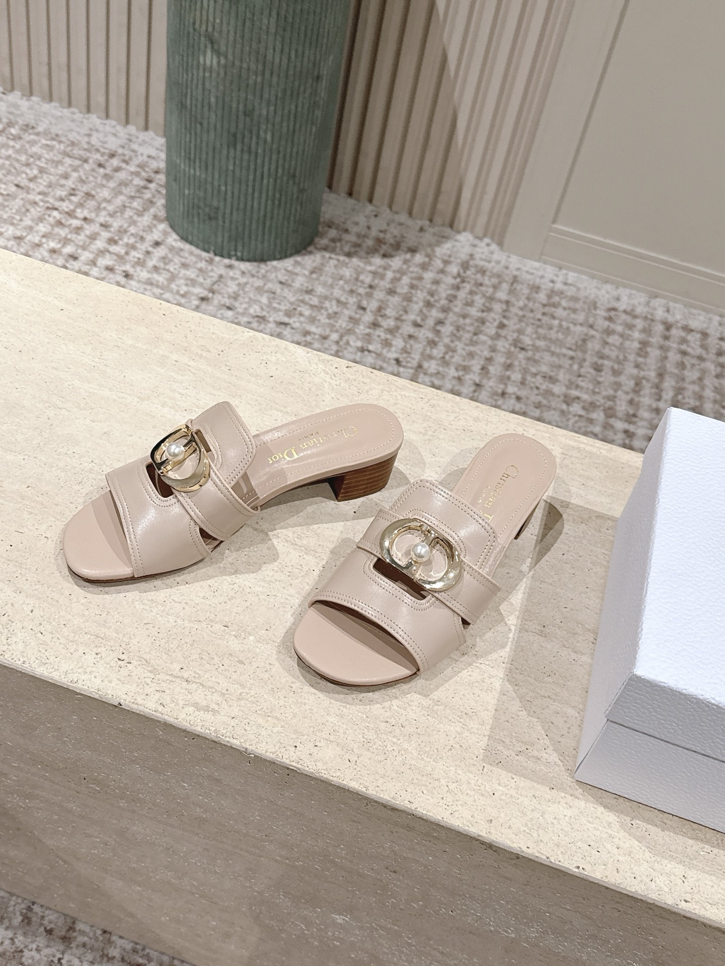 Dior Style Leather Women's Shoes style reference detail image 3 from source 785103