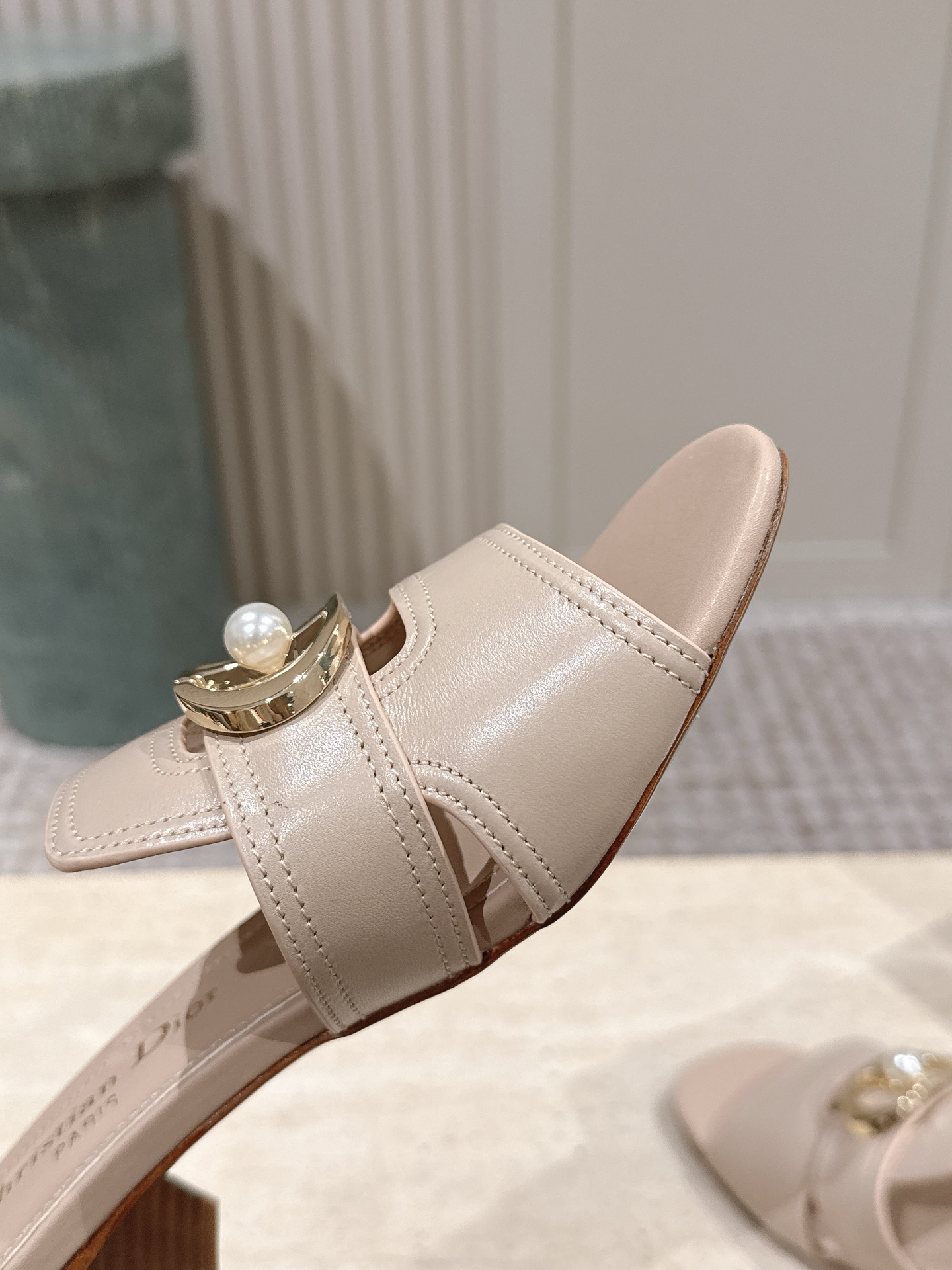 Dior Style Leather Women's Shoes style reference detail image 7 from source 785103