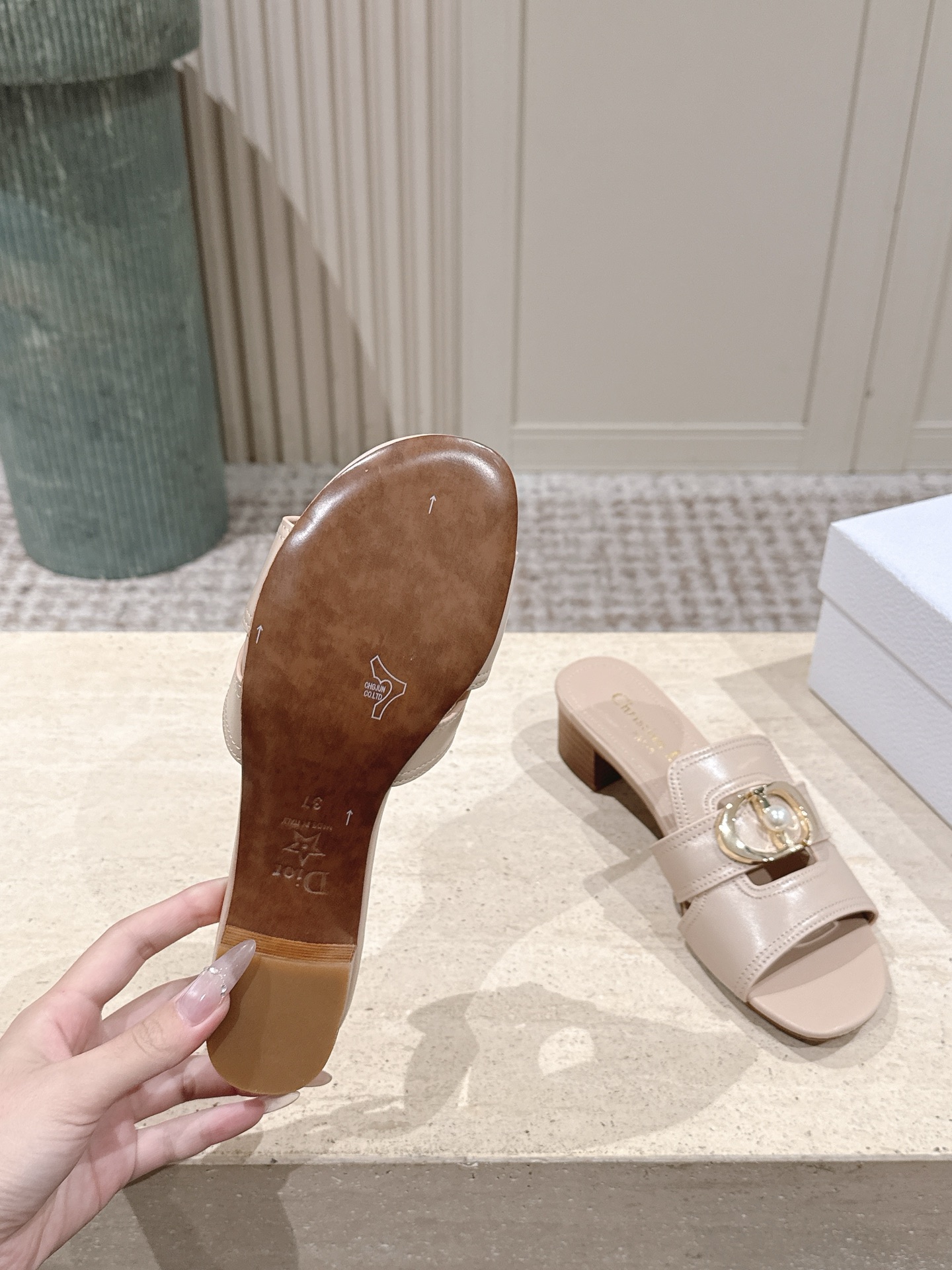 Dior Style Leather Women's Shoes style reference detail image 9 from source 785103