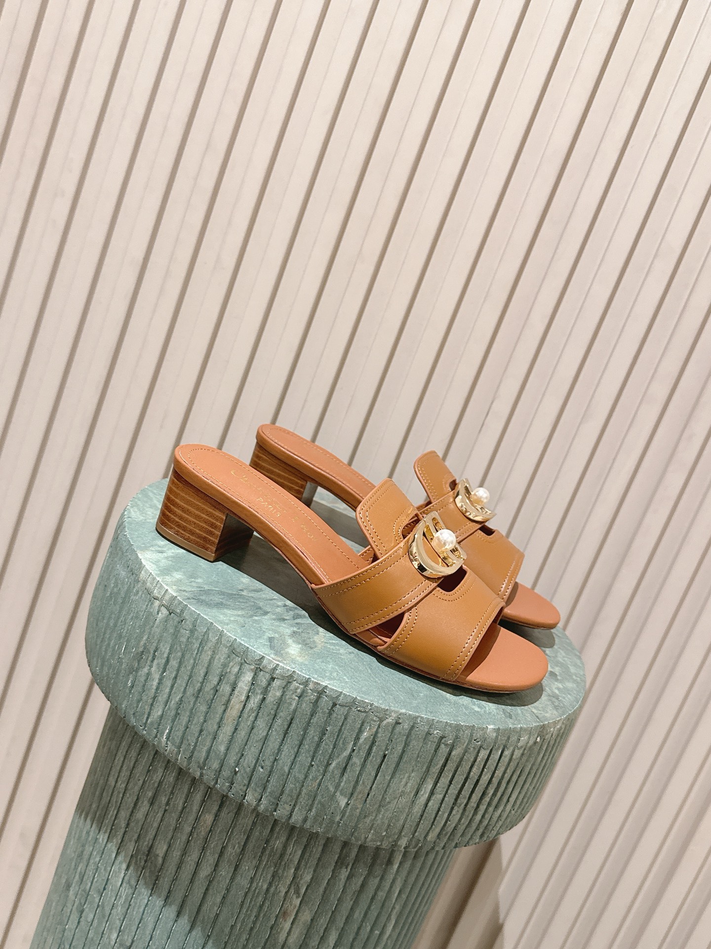 Dior Style Leather Women's Shoes style reference detail image 1 from source 785104