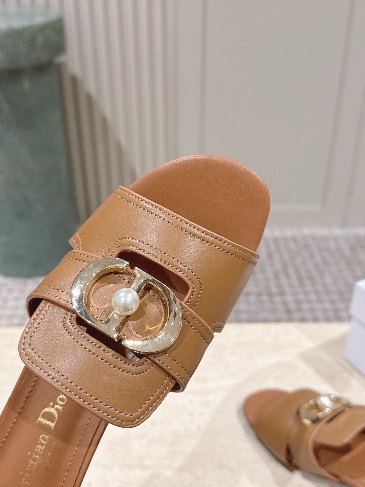 Dior Style Leather Women's Shoes style reference detail image 8 from source 785104