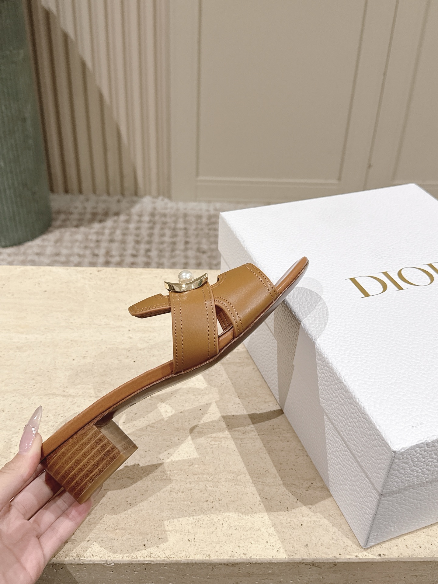 Dior Style Leather Women's Shoes style reference detail image 5 from source 785104