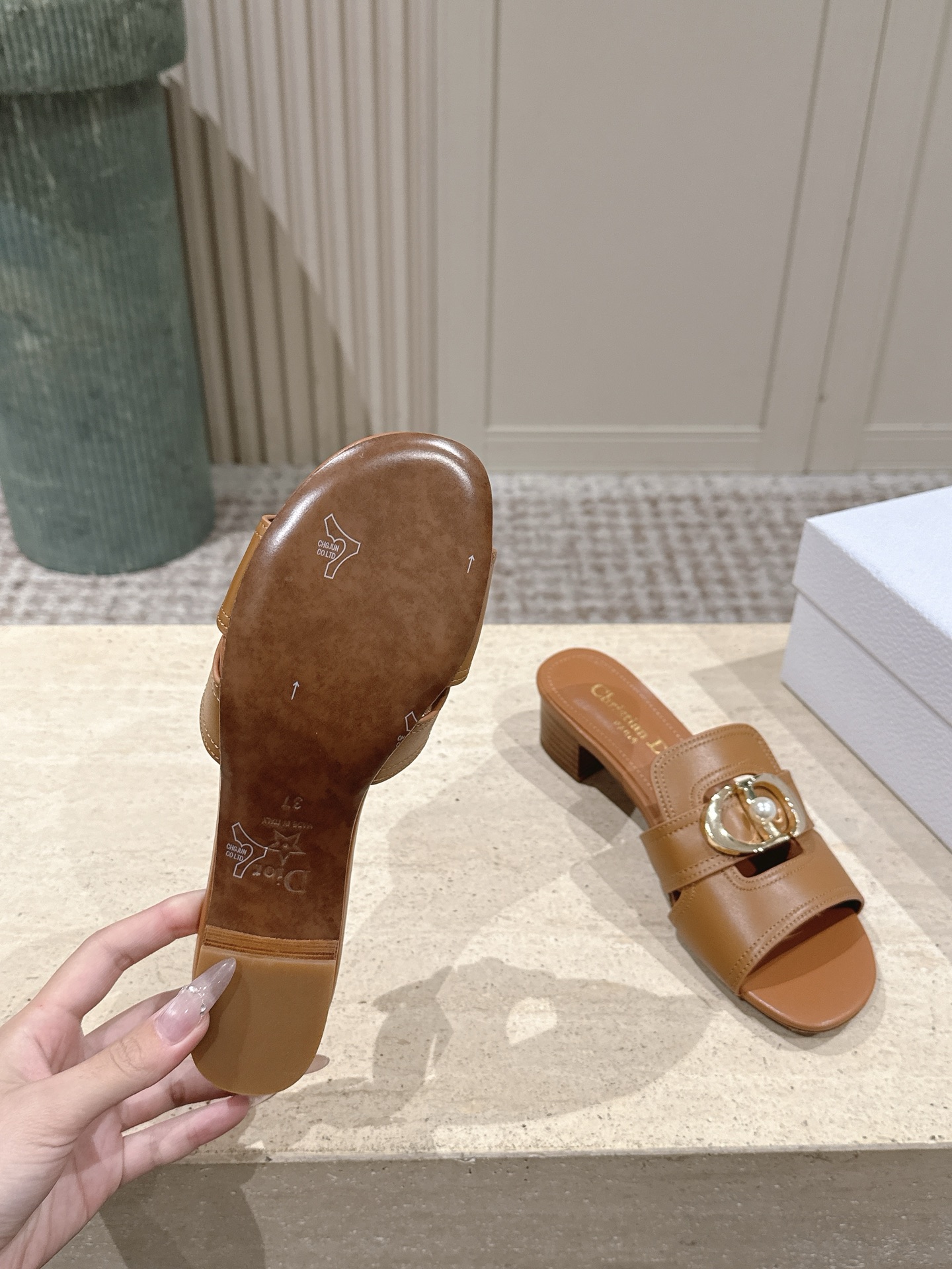 Dior Style Leather Women's Shoes style reference detail image 9 from source 785104