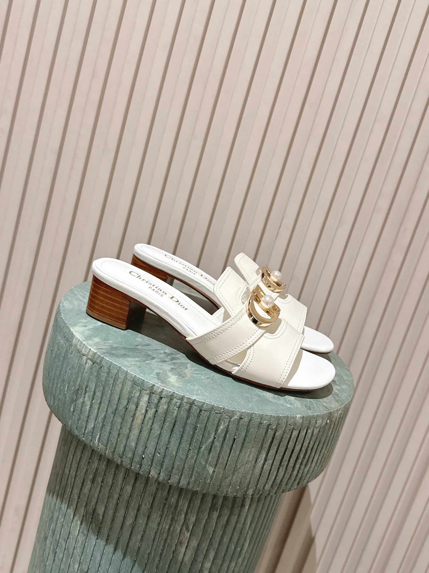 Dior Style Leather Women's Shoes style reference detail image 1 from source 785105