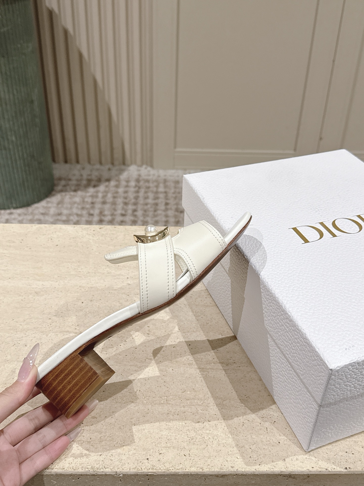 Dior Style Leather Women's Shoes style reference detail image 5 from source 785105