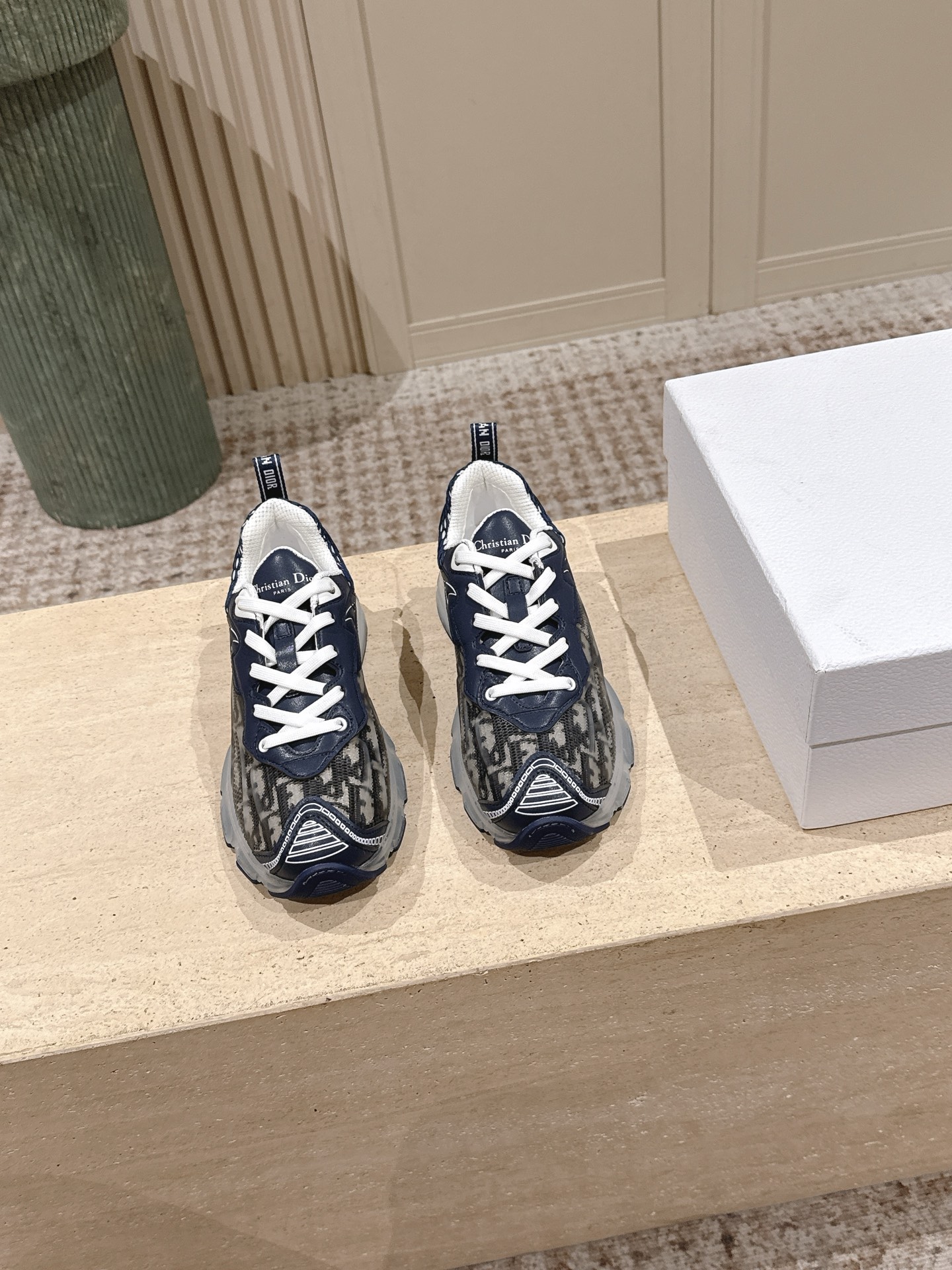Dior Style Women's Shoes style reference detail image 2 from source 785106