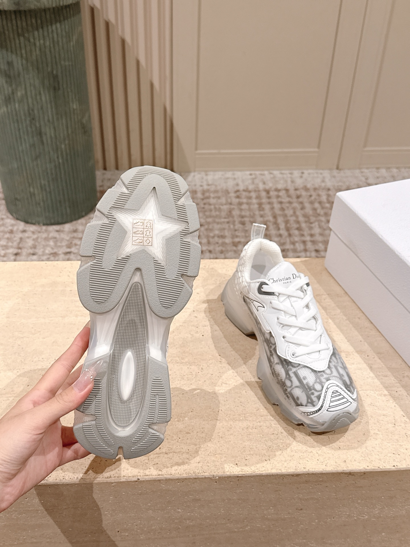 Dior Style Women's Shoes style reference detail image 9 from source 785107