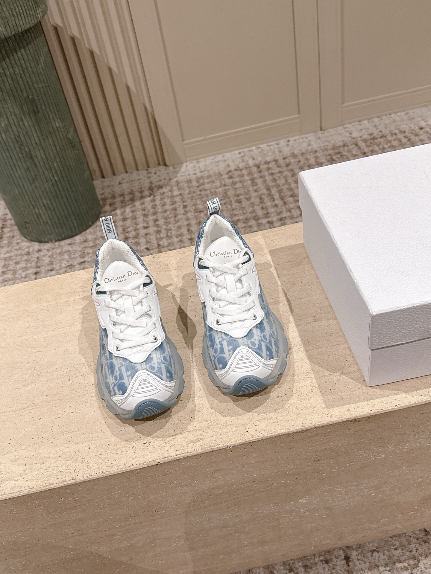 Dior Style Women's Shoes style reference detail image 2 from source 785108