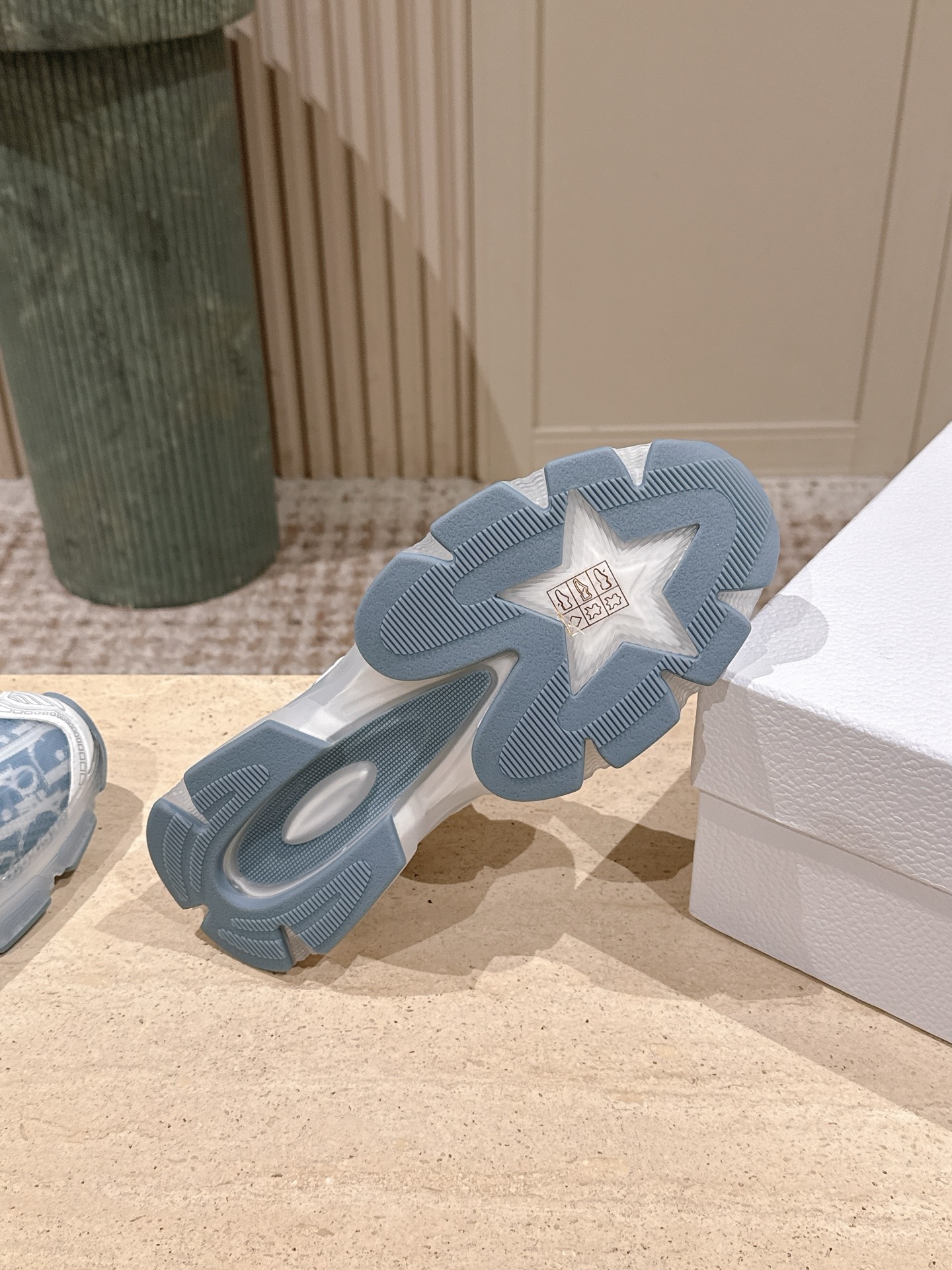 Dior Style Women's Shoes style reference detail image 9 from source 785108