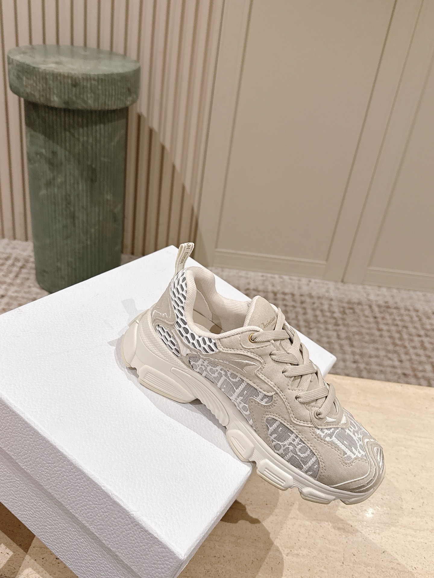 Dior Style Women's Shoes style reference detail image 4 from source 785109