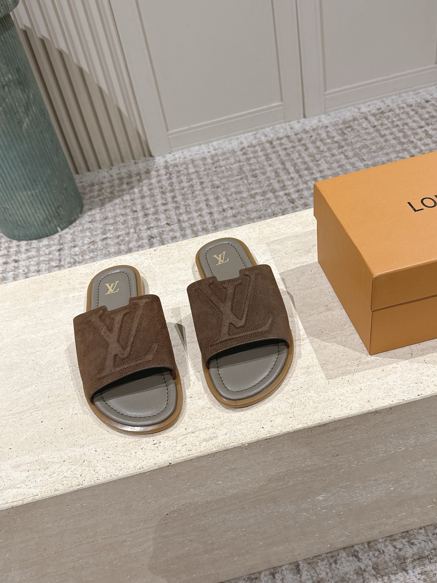 LV Style Leather Women's Shoes style reference detail image 2 from source 783679