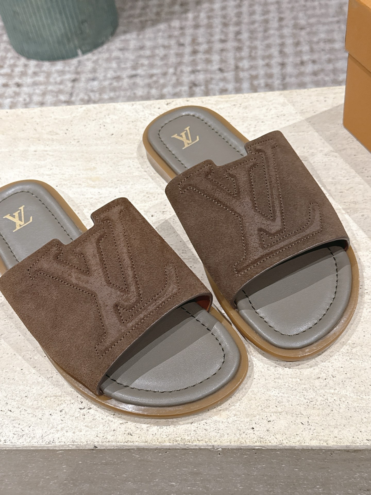 LV Style Leather Women's Shoes style reference detail image 8 from source 783679