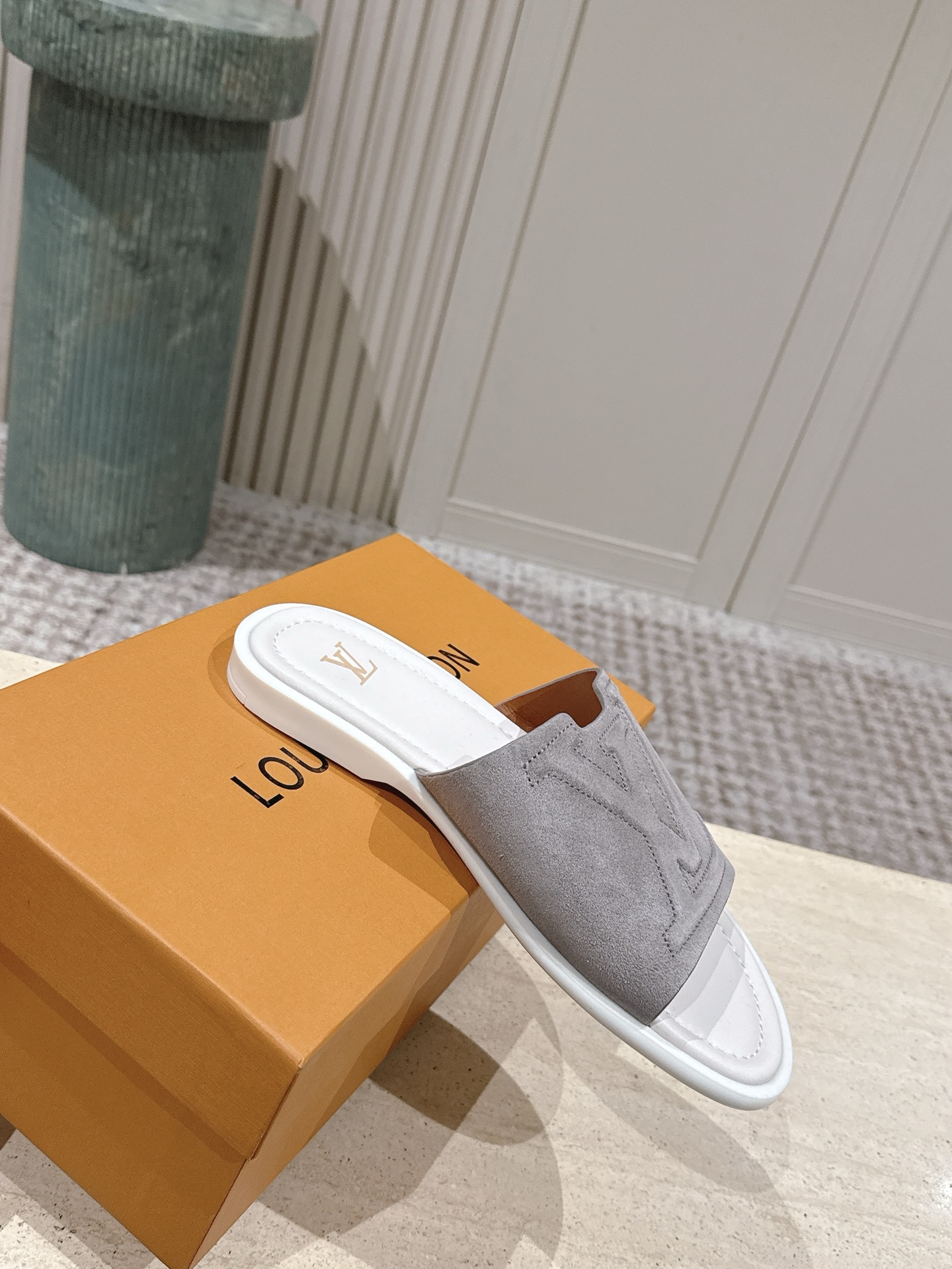 LV Style Leather Women's Shoes style reference detail image 4 from source 783680