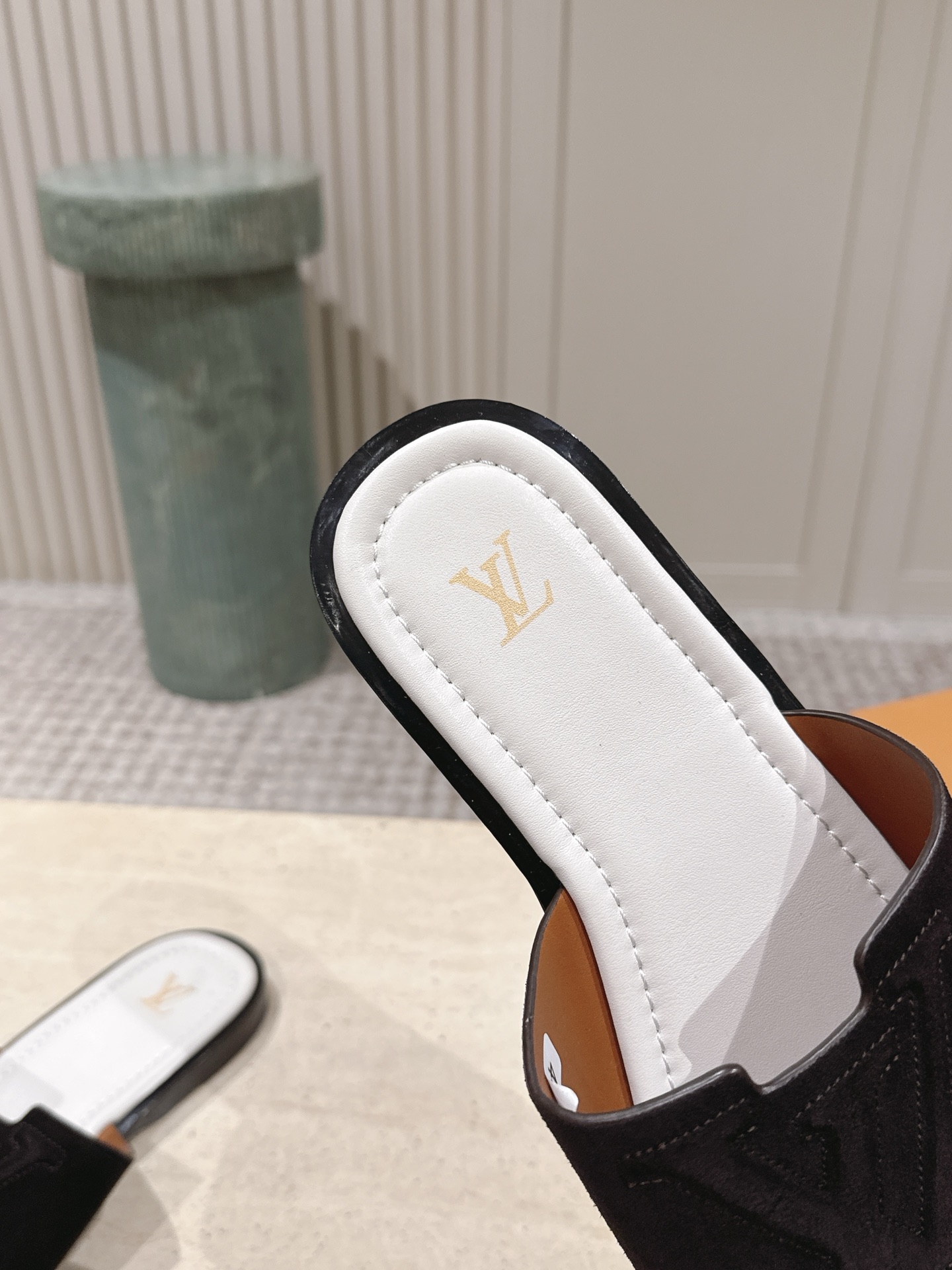 LV Style Leather Women's Shoes style reference detail image 6 from source 783681