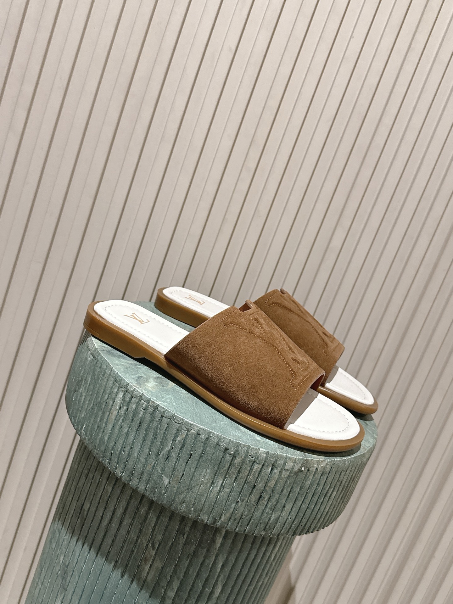 LV Style Leather Women's Shoes style reference detail image 1 from source 783682