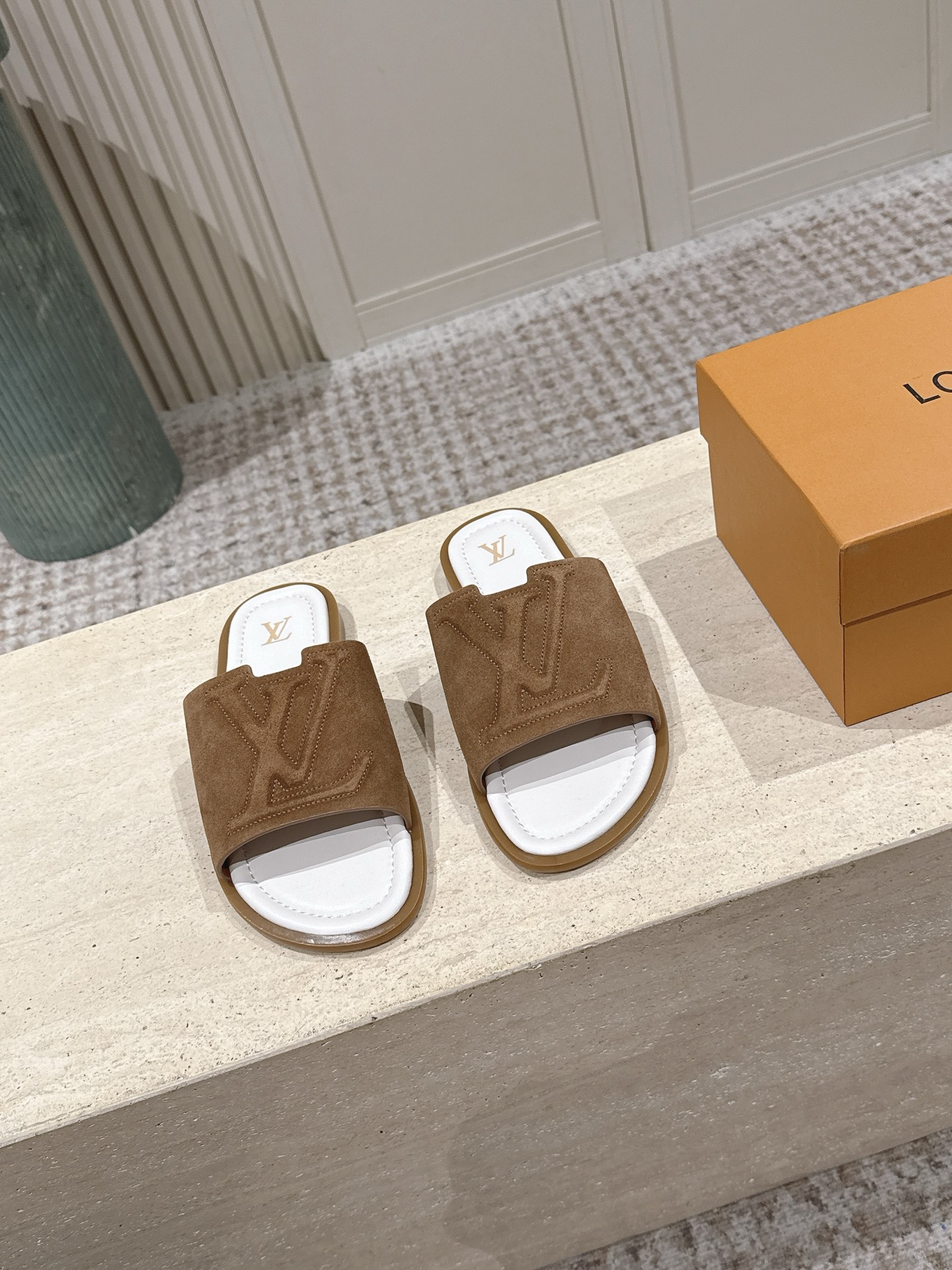 LV Style Leather Women's Shoes style reference detail image 2 from source 783682