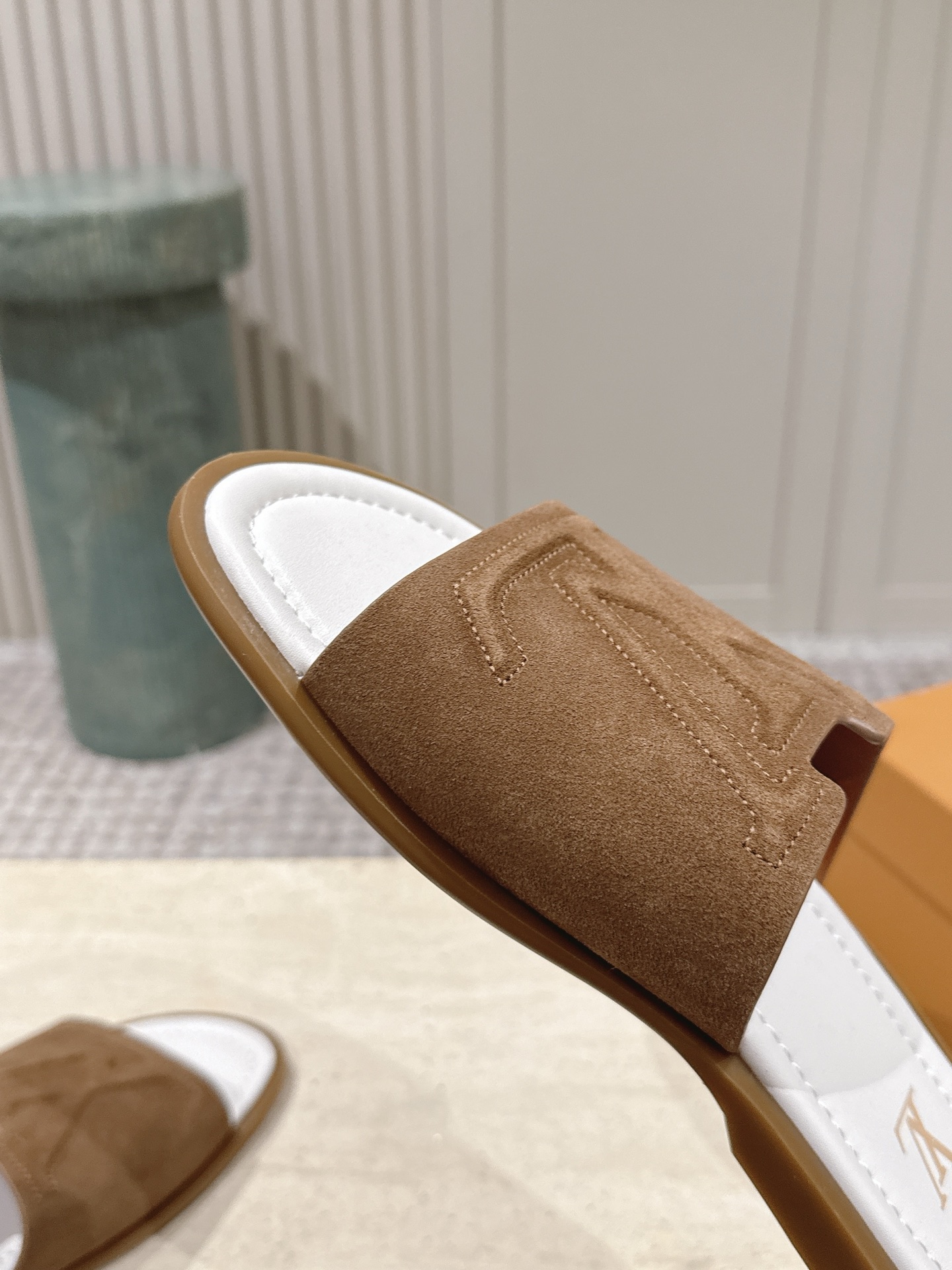 LV Style Leather Women's Shoes style reference detail image 8 from source 783682