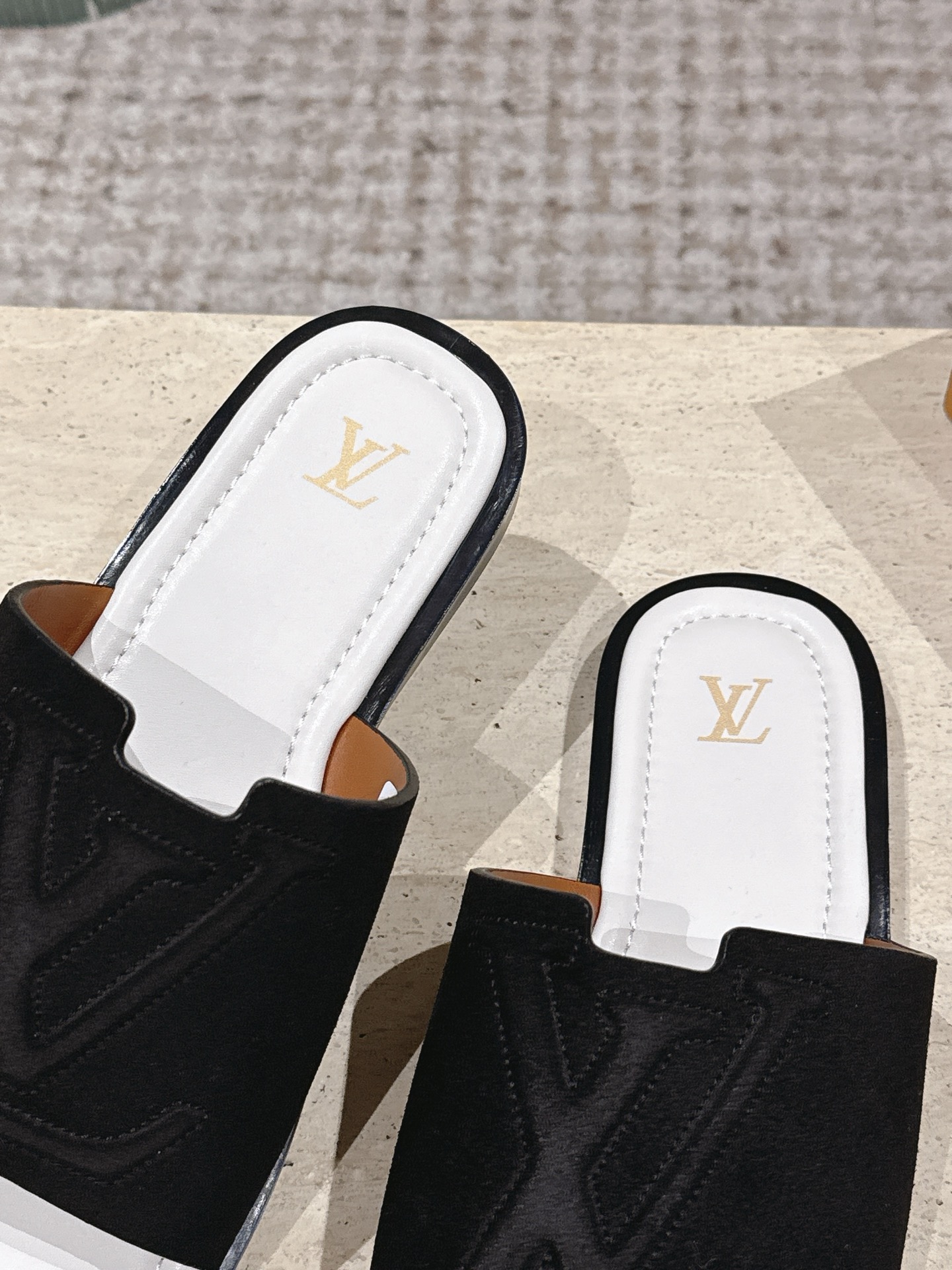 LV Style Leather Women's Shoes style reference detail image 6 from source 783683