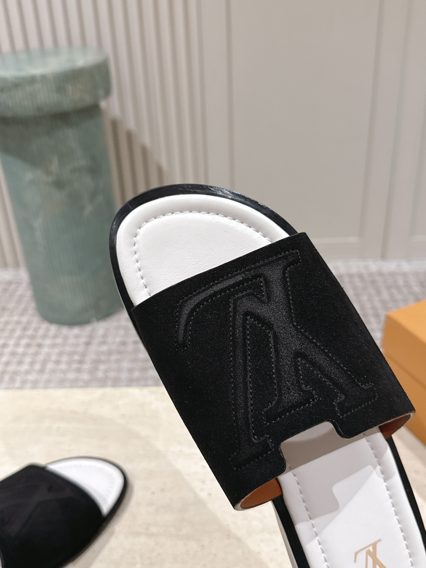 LV Style Leather Women's Shoes style reference detail image 8 from source 783683