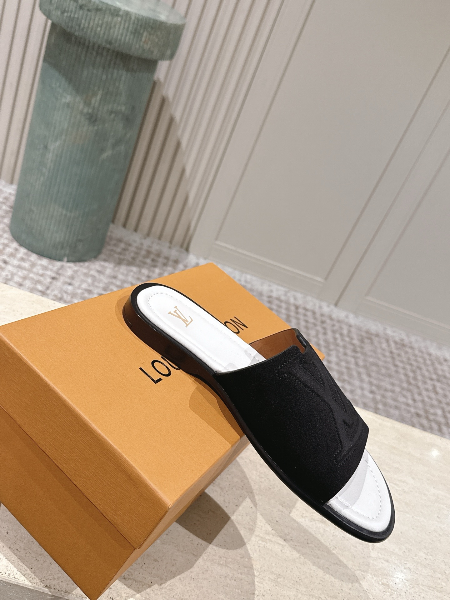 LV Style Leather Women's Shoes style reference detail image 4 from source 783683