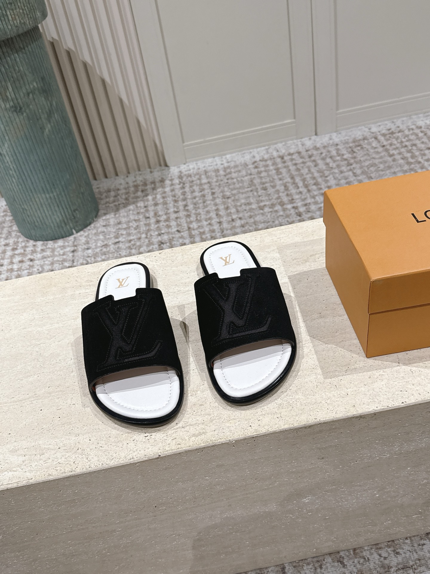 LV Style Leather Women's Shoes style reference detail image 2 from source 783683