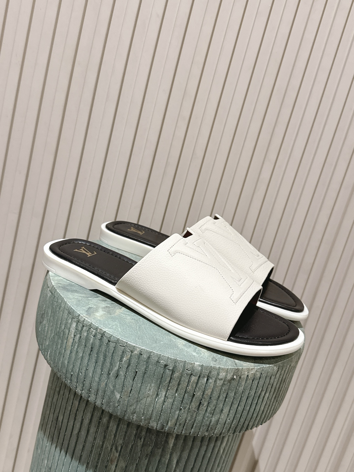 LV Style Leather Women's Shoes style reference detail image 1 from source 783684