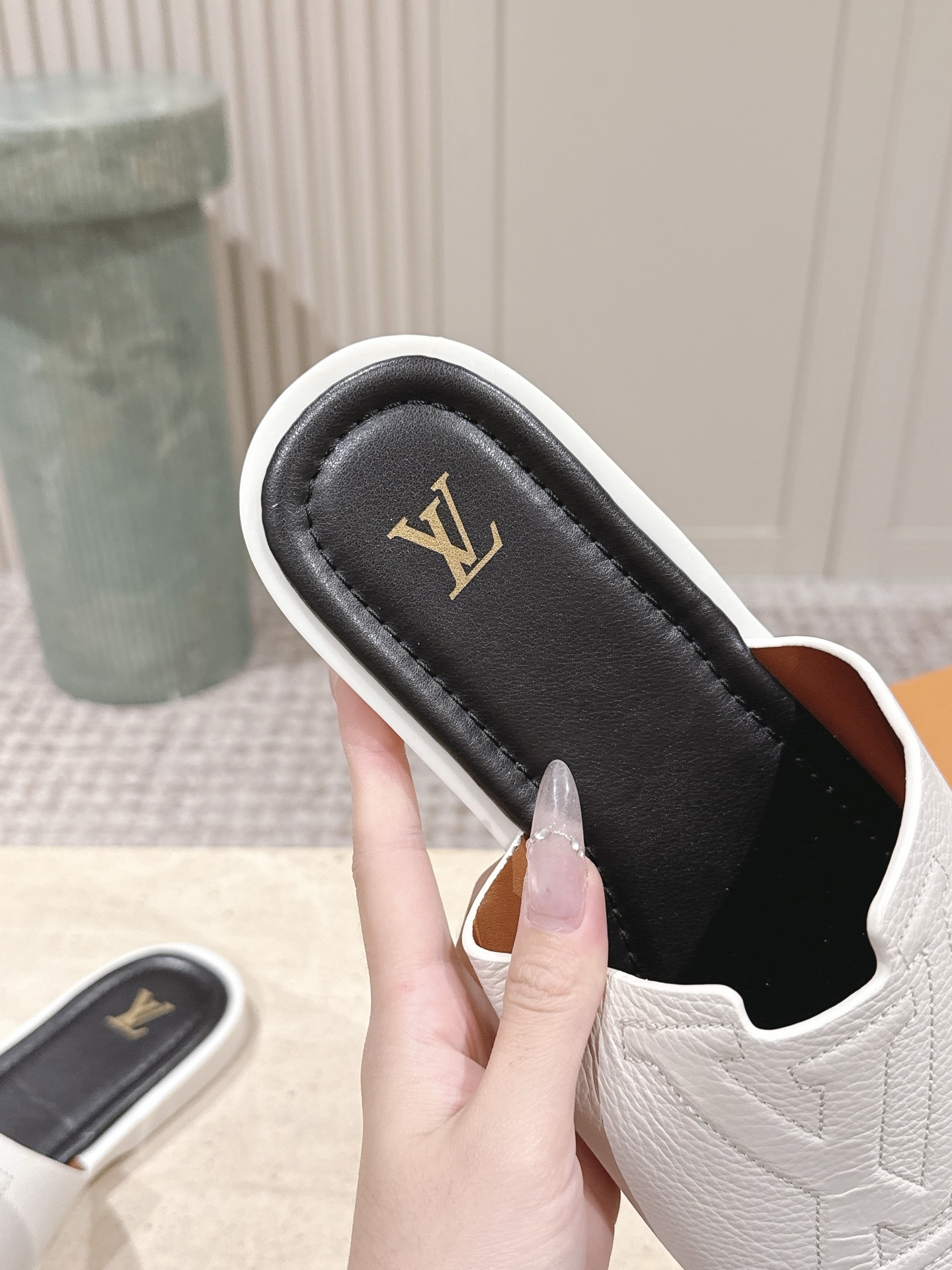 LV Style Leather Women's Shoes style reference detail image 6 from source 783684