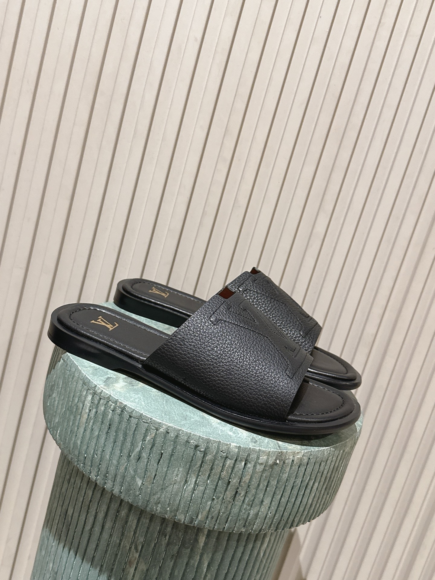LV Style Leather Women's Shoes style reference detail image 1 from source 783687