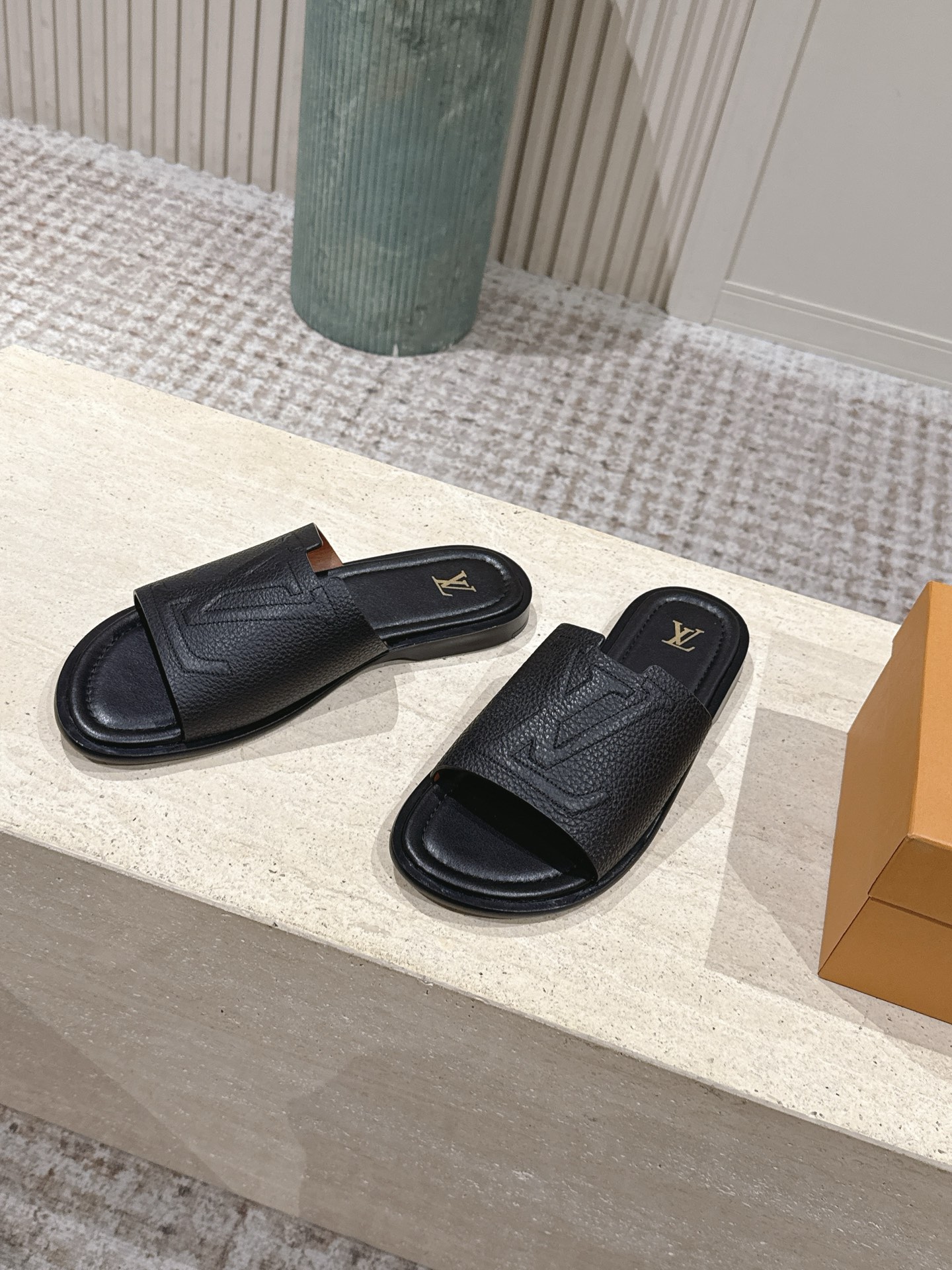 LV Style Leather Women's Shoes style reference detail image 3 from source 783687