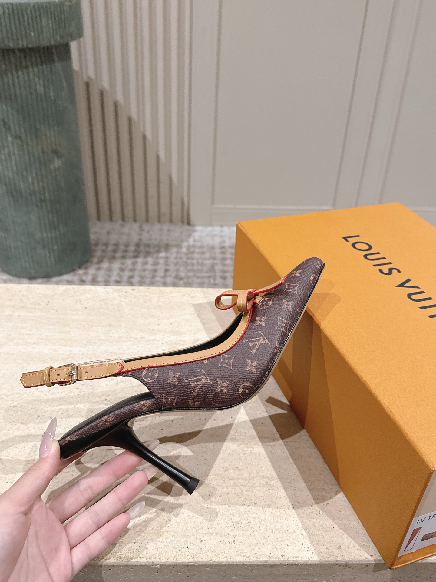 LV Style Leather Women's Shoes style reference detail image 5 from source 783690
