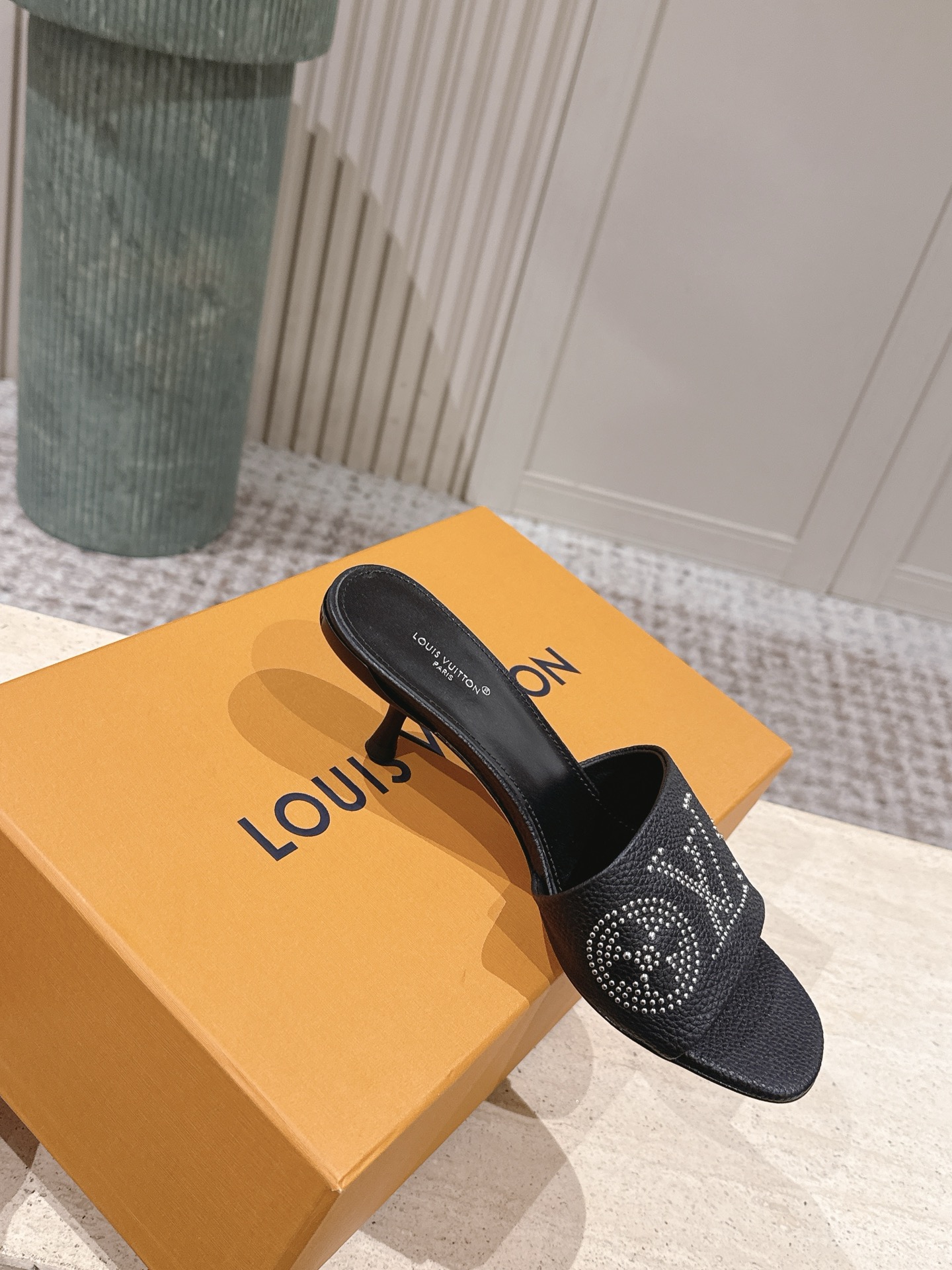 LV Style Leather Women's Shoes style reference detail image 4 from source 783697