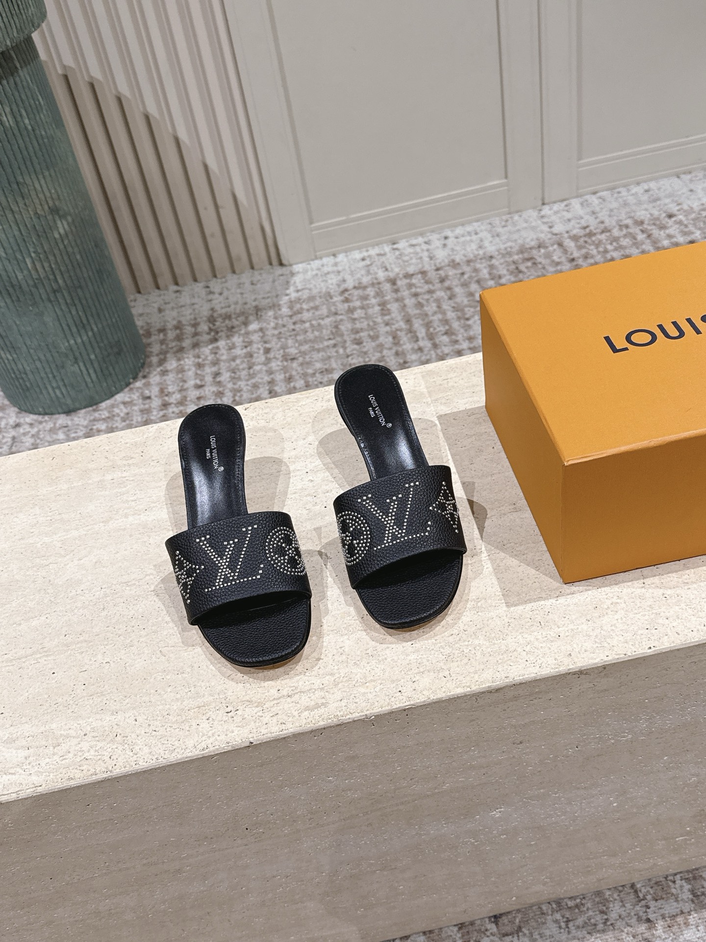 LV Style Leather Women's Shoes style reference detail image 2 from source 783697