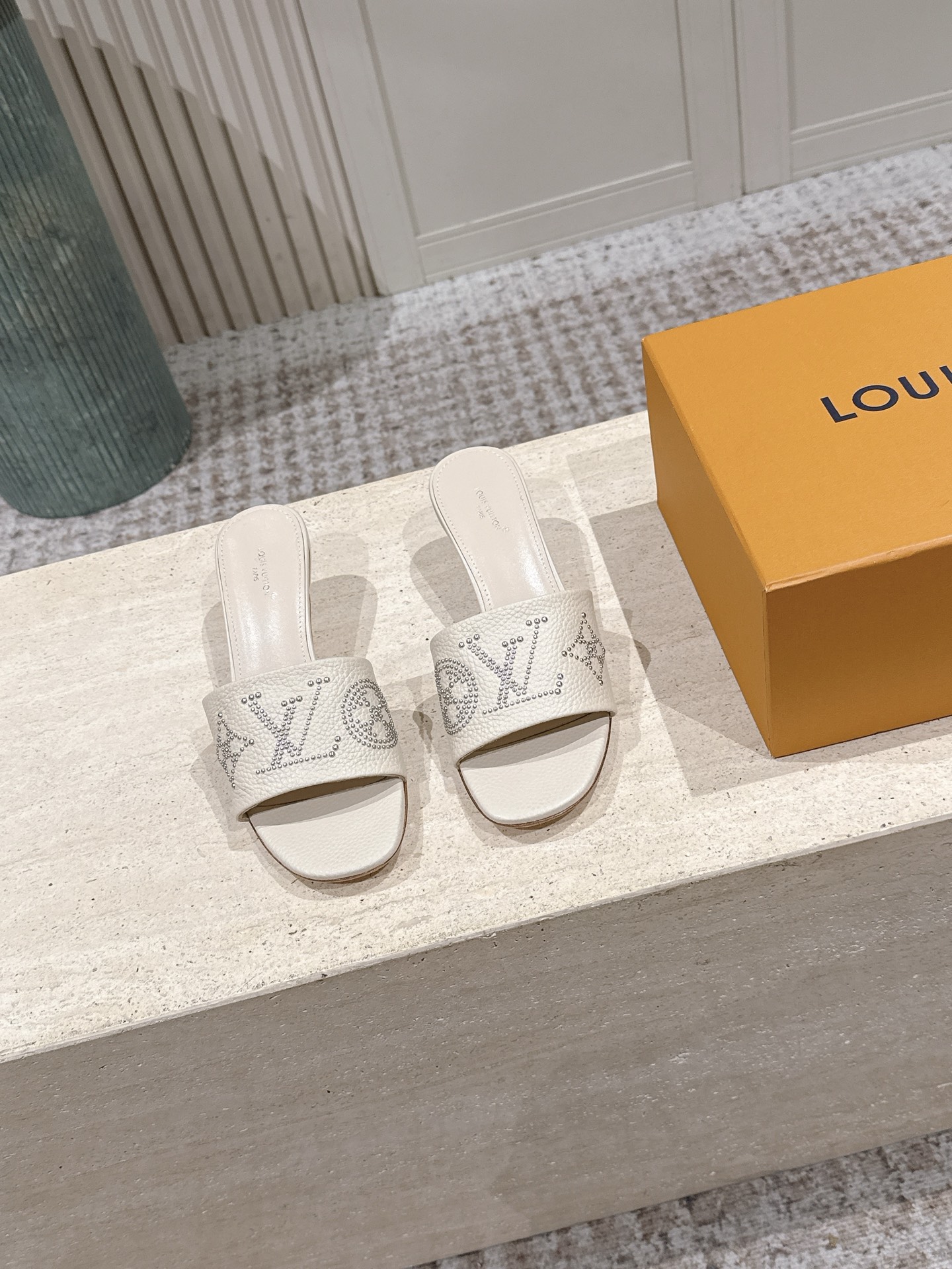 LV Style Leather Women's Shoes style reference detail image 2 from source 783698