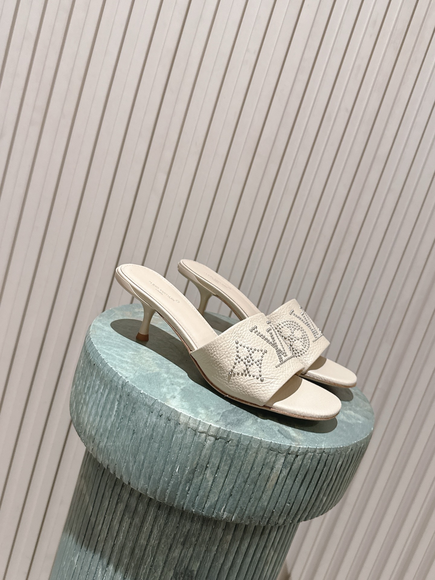 LV Style Leather Women's Shoes style reference detail image 1 from source 783698