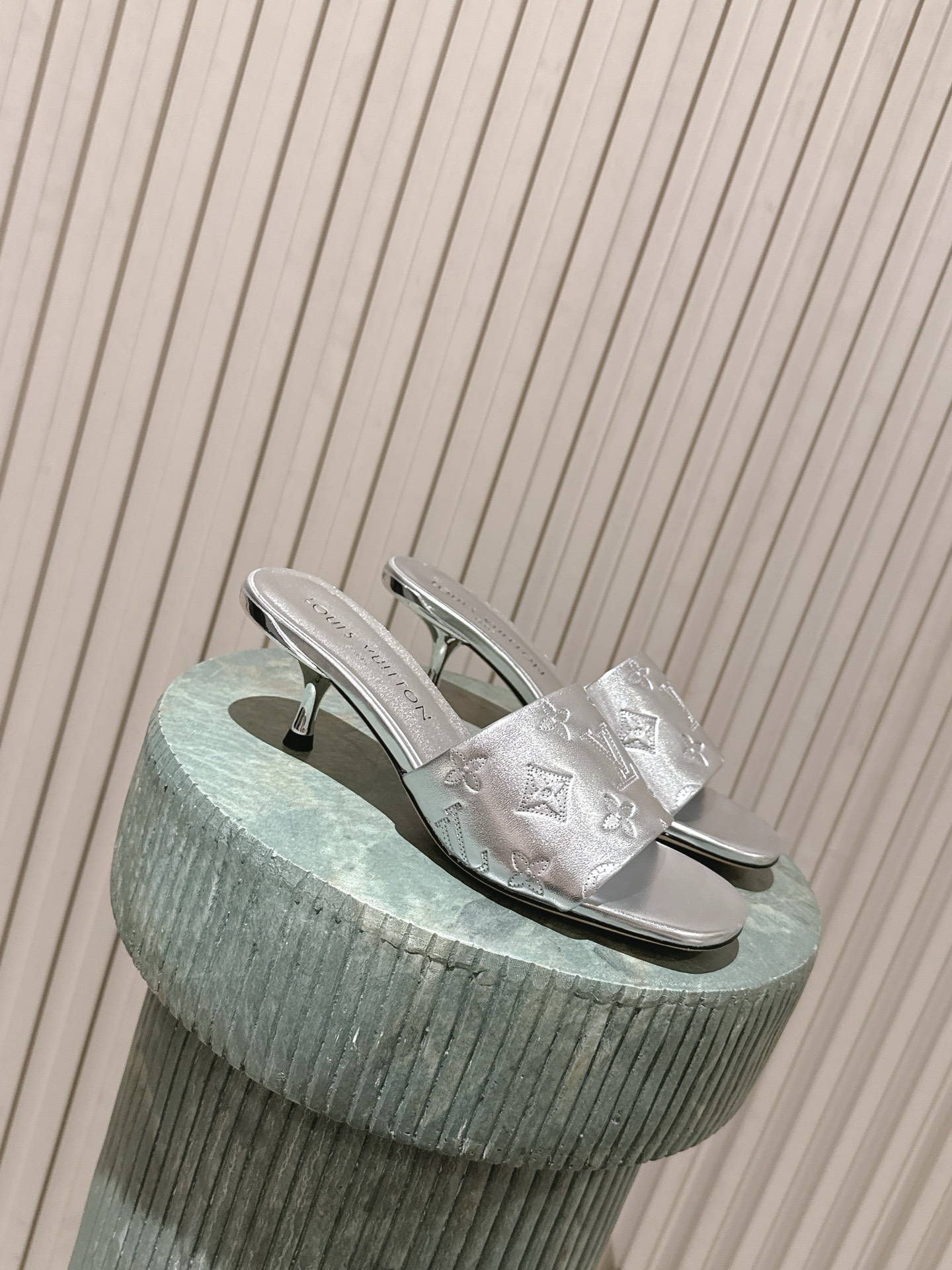 LV Style Leather Women's Shoes style reference detail image 1 from source 783703