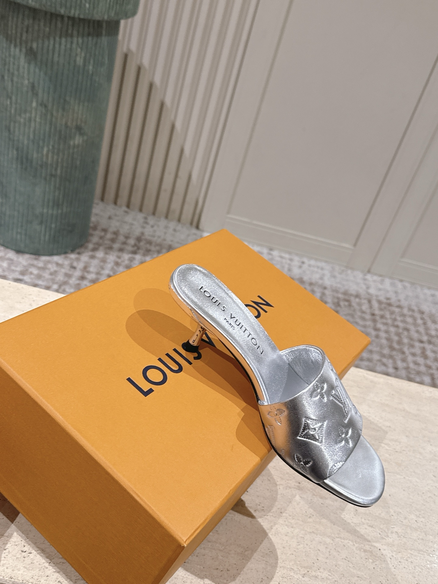 LV Style Leather Women's Shoes style reference detail image 4 from source 783703