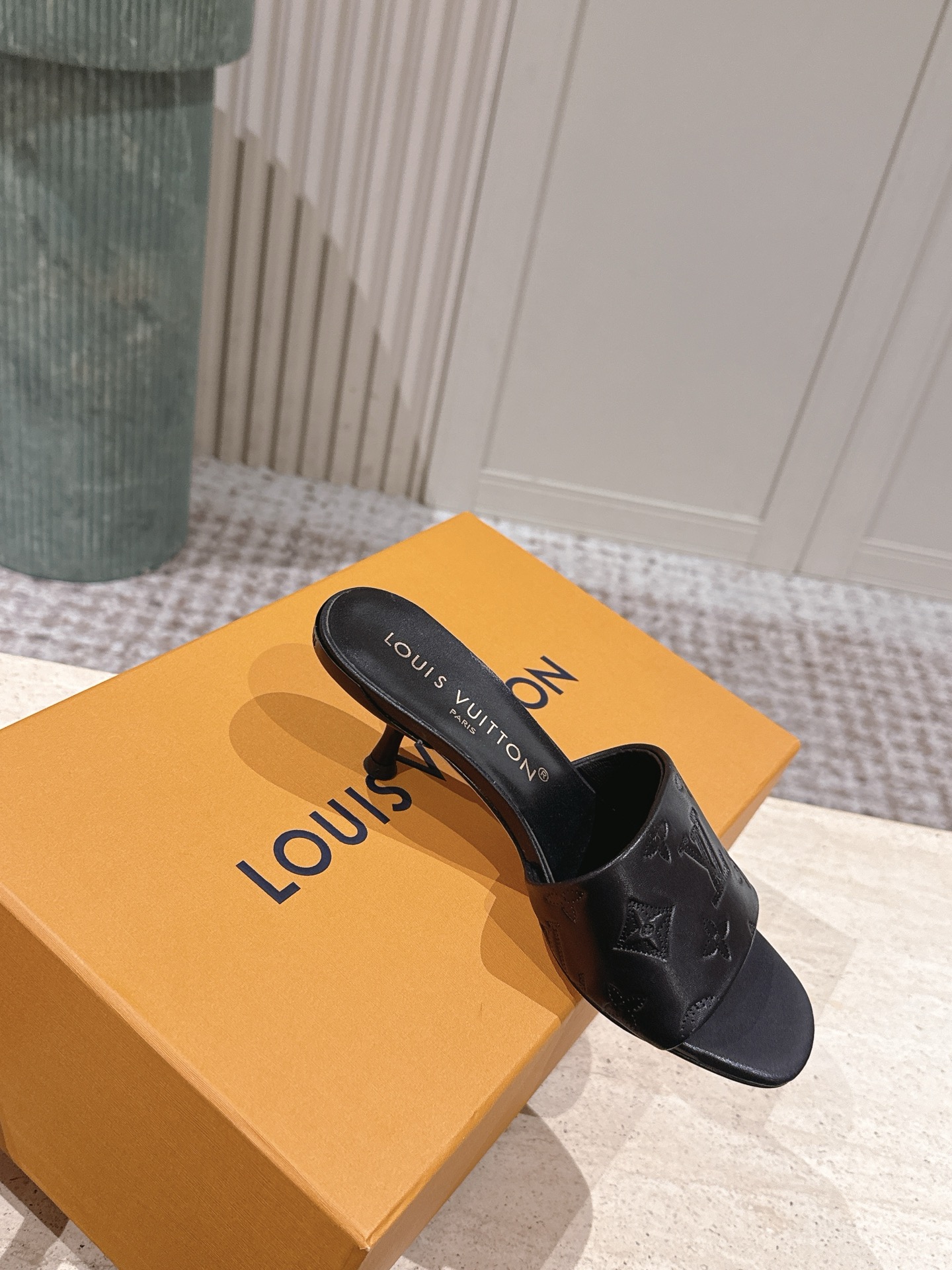 LV Style Leather Women's Shoes style reference detail image 4 from source 783704