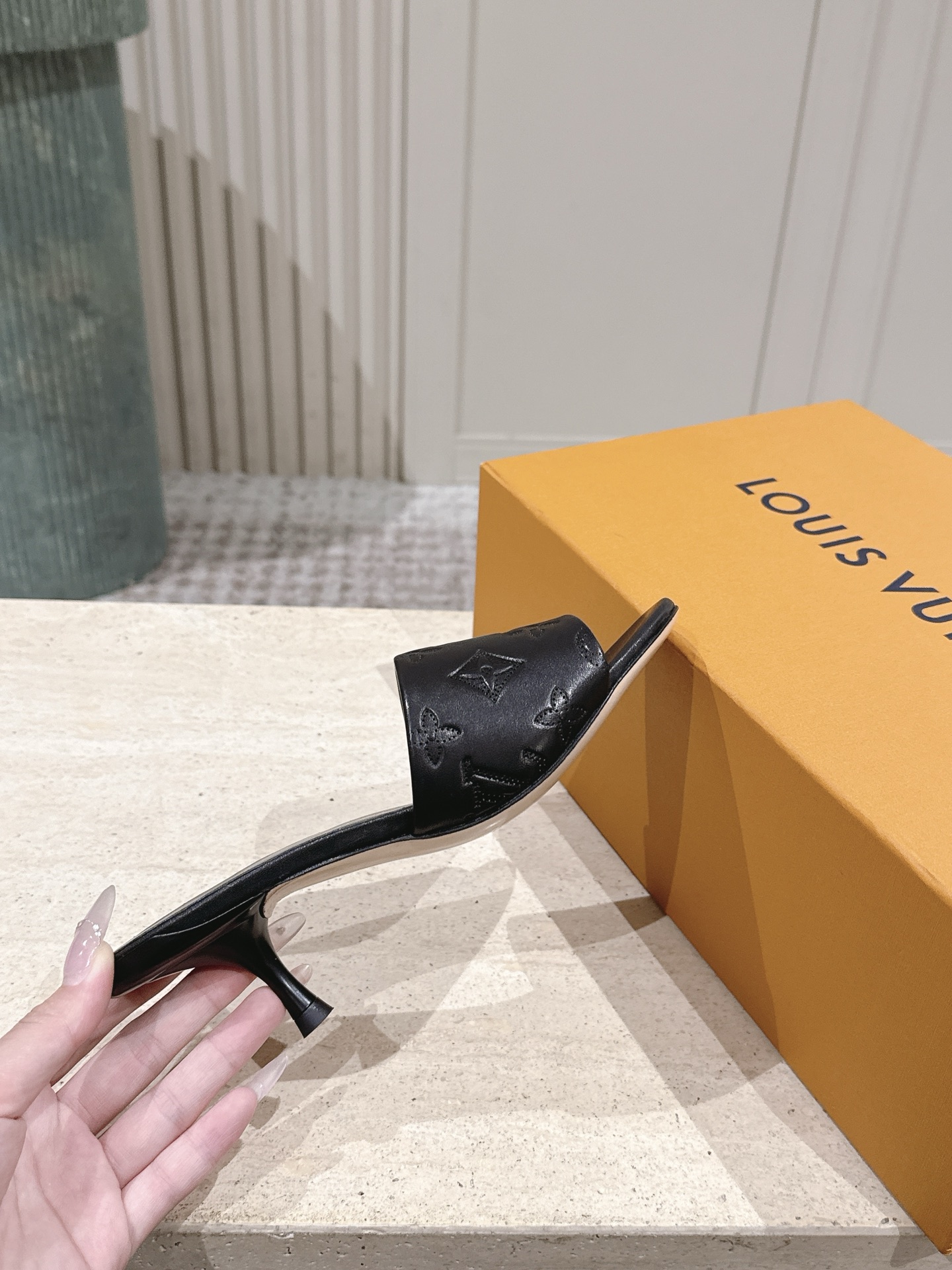 LV Style Leather Women's Shoes style reference detail image 5 from source 783704