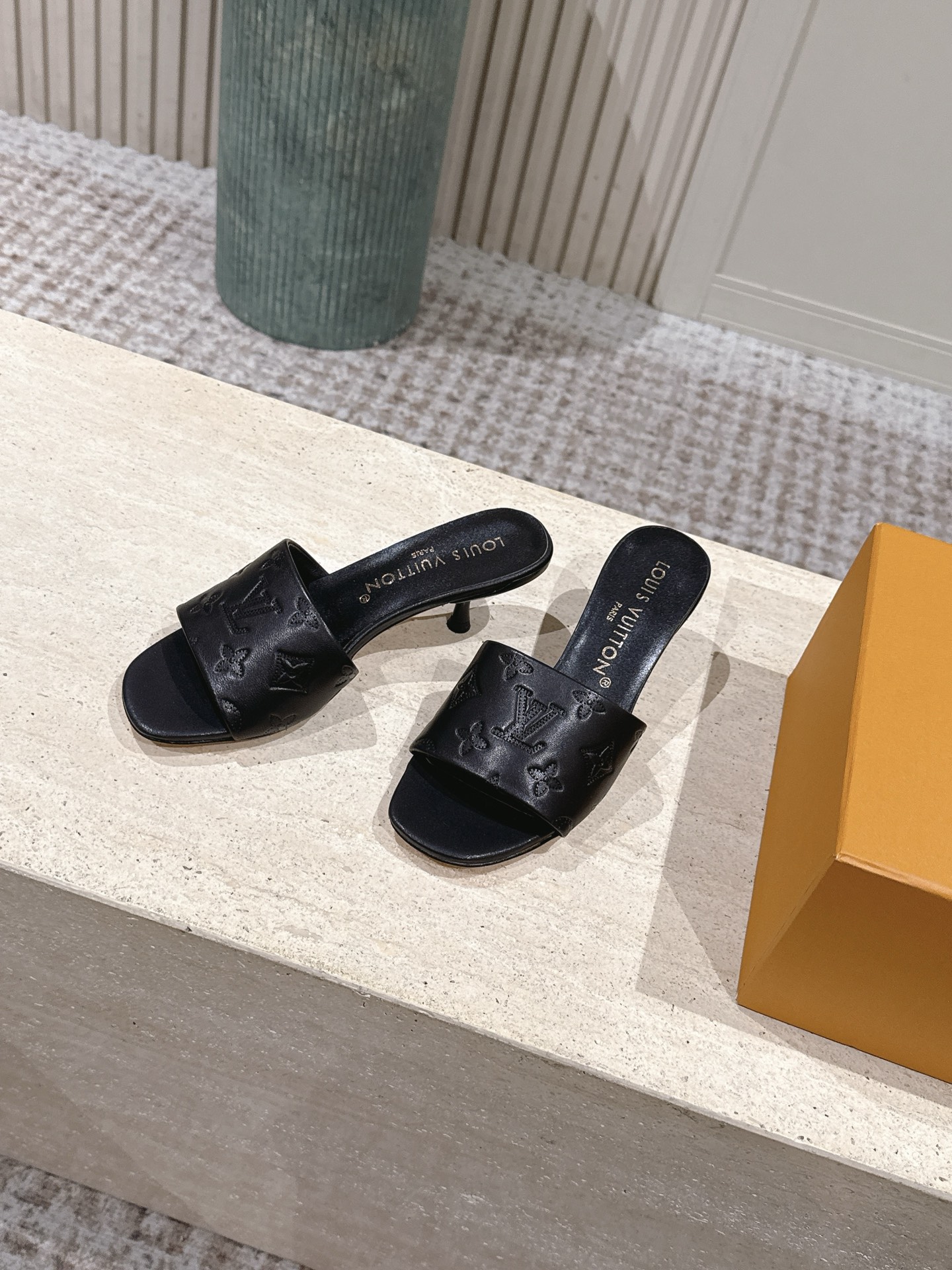 LV Style Leather Women's Shoes style reference detail image 3 from source 783704