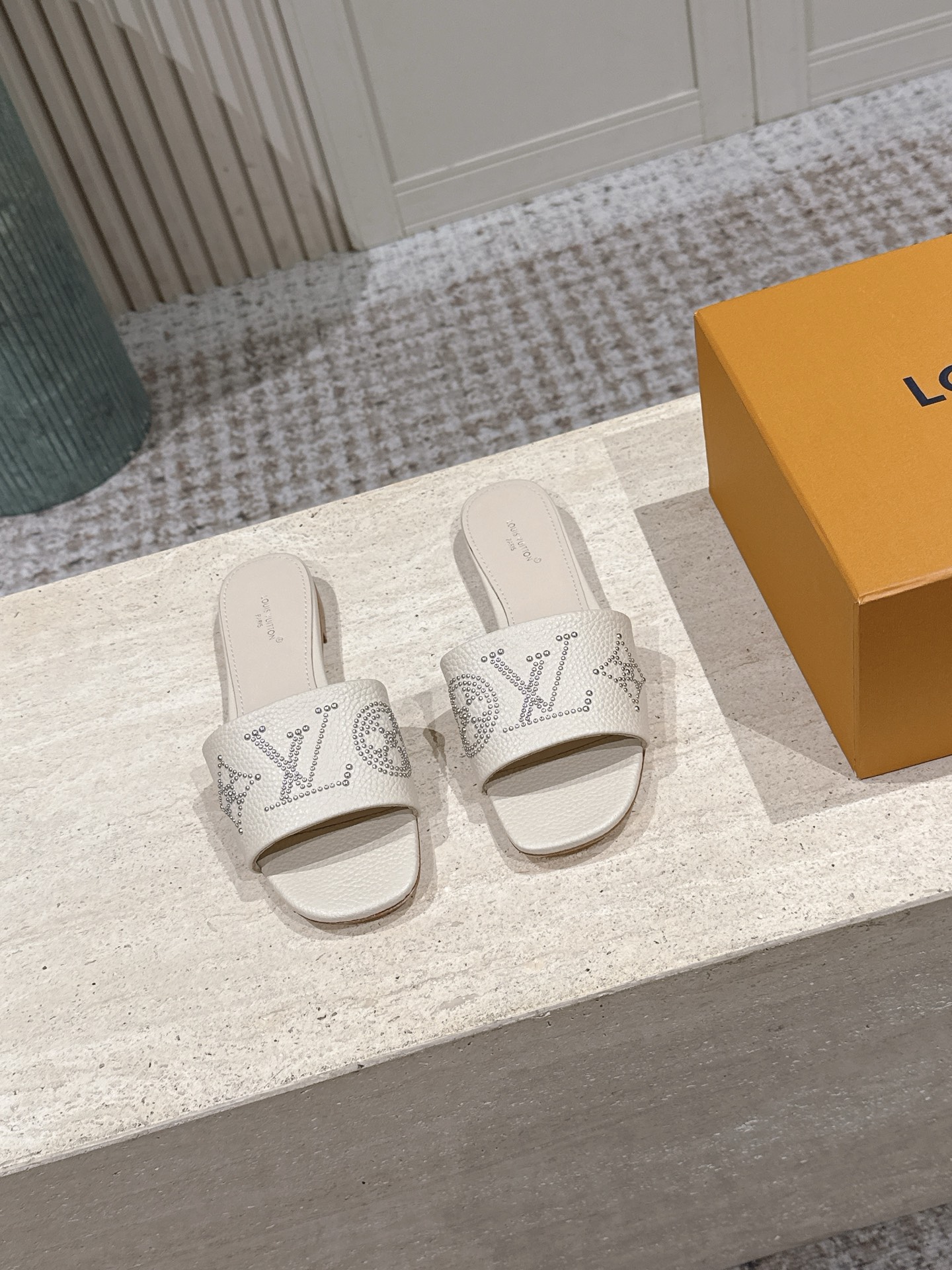 LV Style Leather Women's Shoes style reference detail image 2 from source 783700