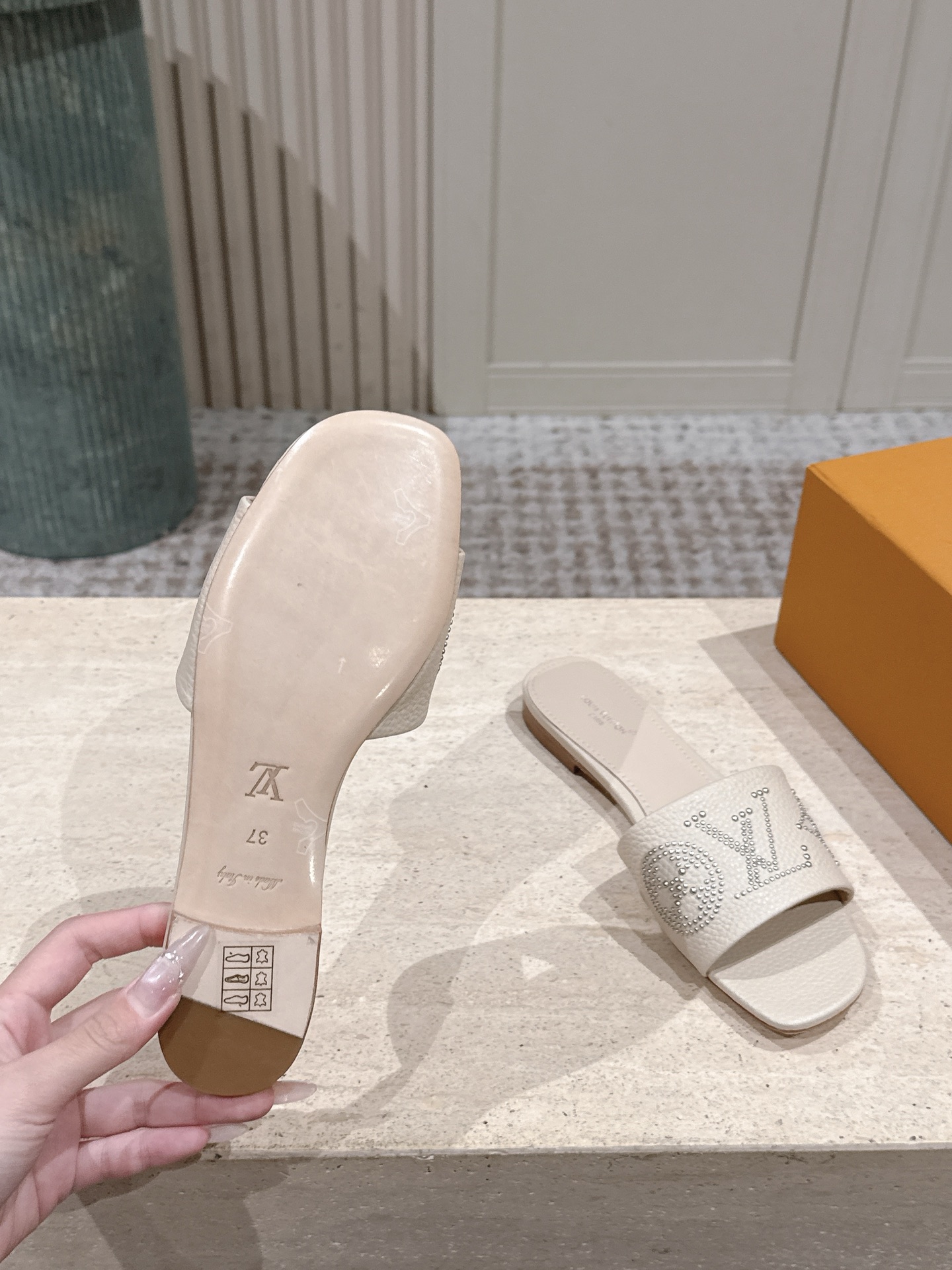 LV Style Leather Women's Shoes style reference detail image 9 from source 783700