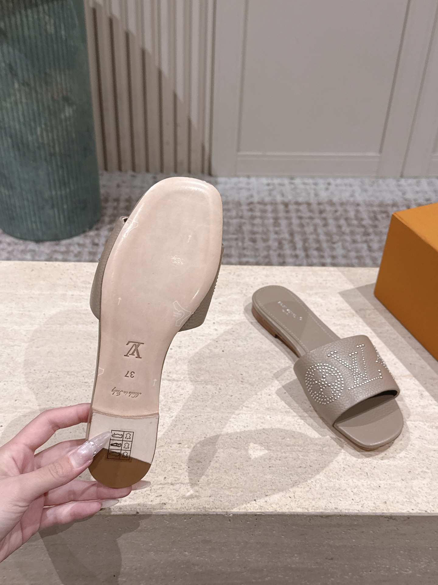 LV Style Leather Women's Shoes style reference detail image 9 from source 783701